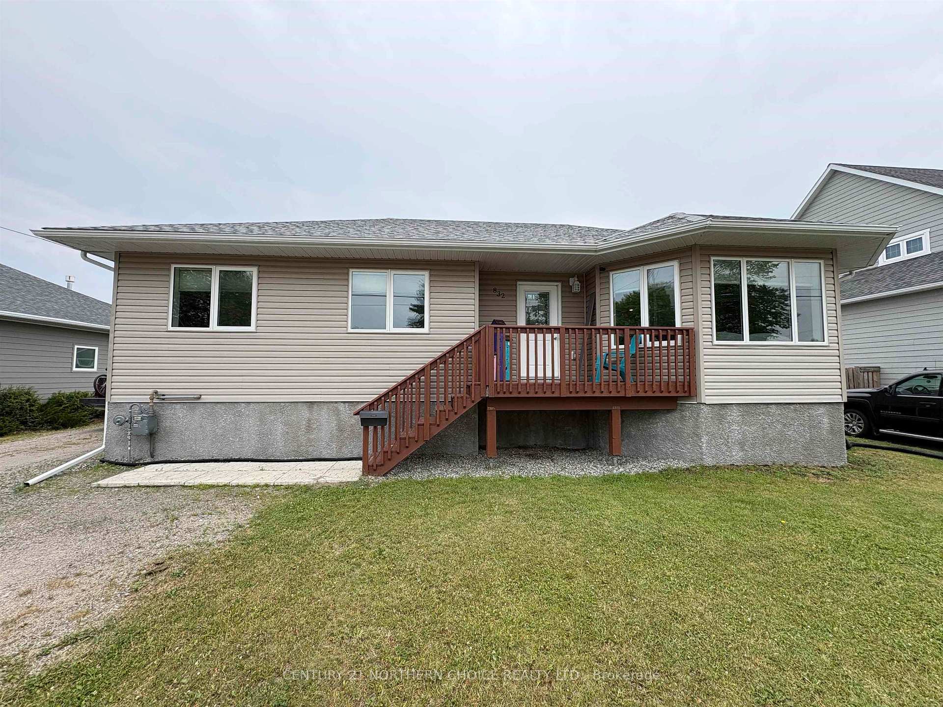Photo 45 of 832 Williams Avenue, Fort Frances — HOMEH