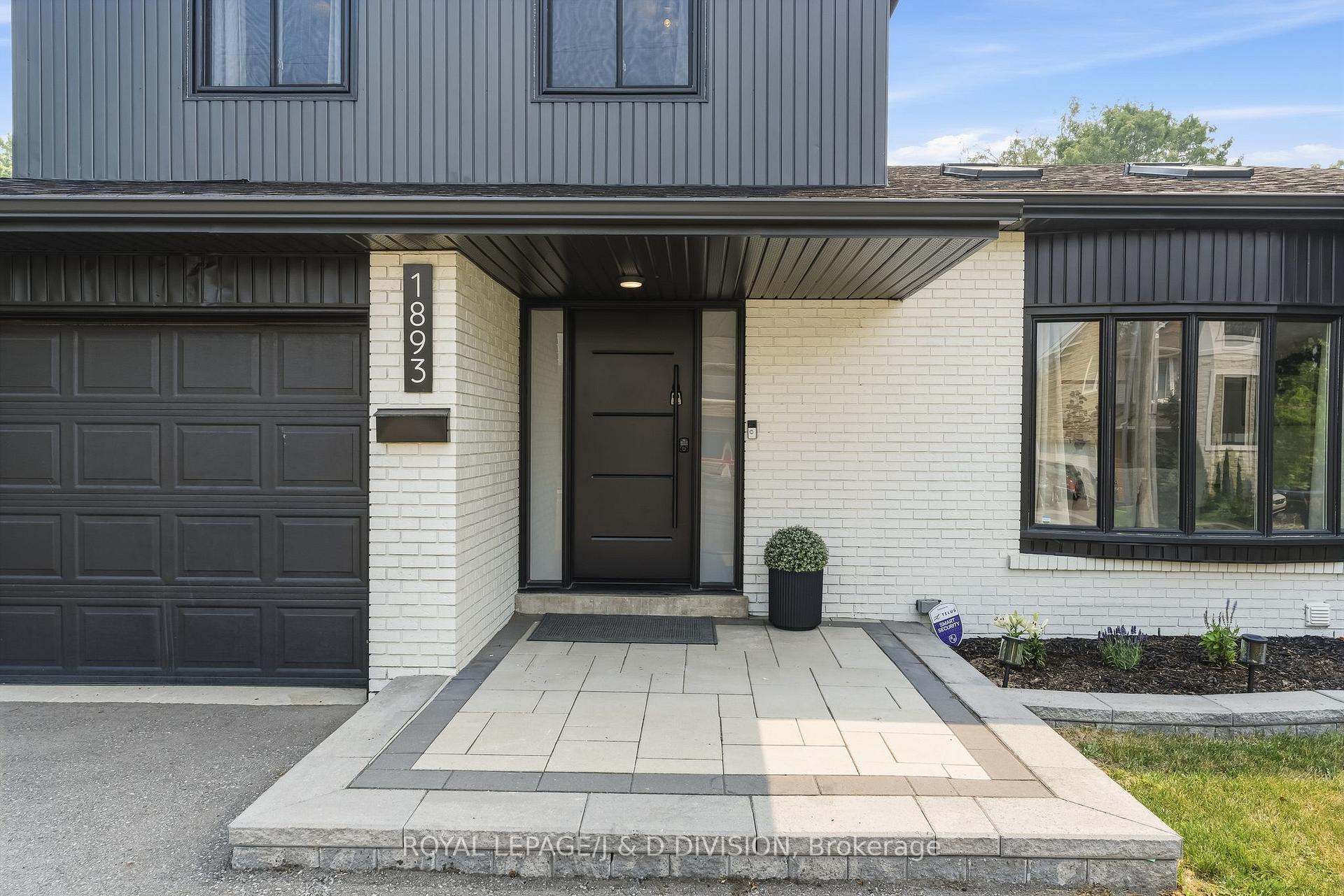 Photo 3 of 1893 Spruce Hill Road, Pickering, Dunbarton — HOMEH