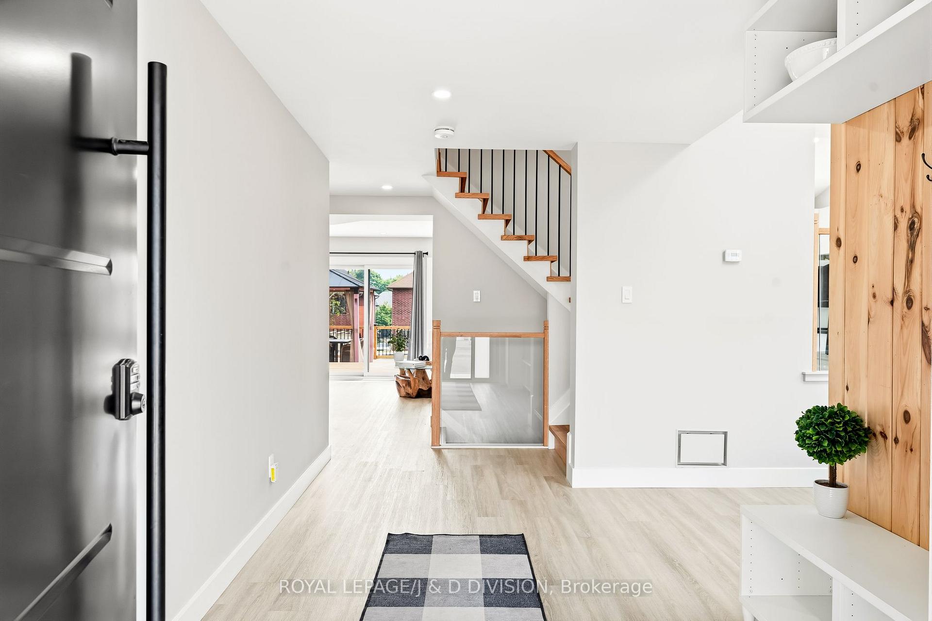 Photo 4 of 1893 Spruce Hill Road, Pickering, Dunbarton — HOMEH