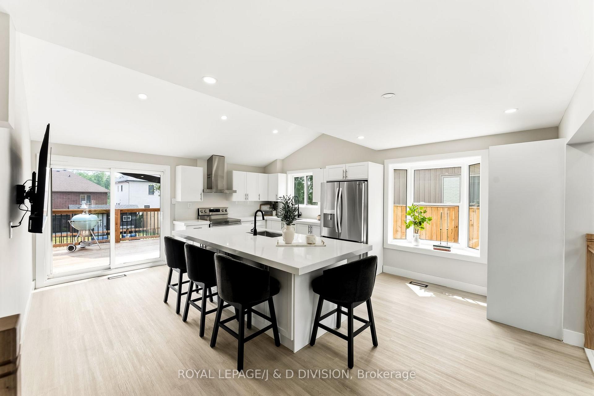 Photo 9 of 1893 Spruce Hill Road, Pickering, Dunbarton — HOMEH