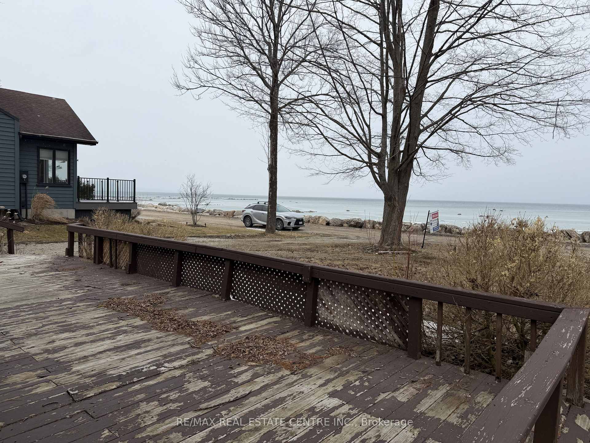 Photo 4 of 35 Lakeside Avenue, Meaford — HOMEH