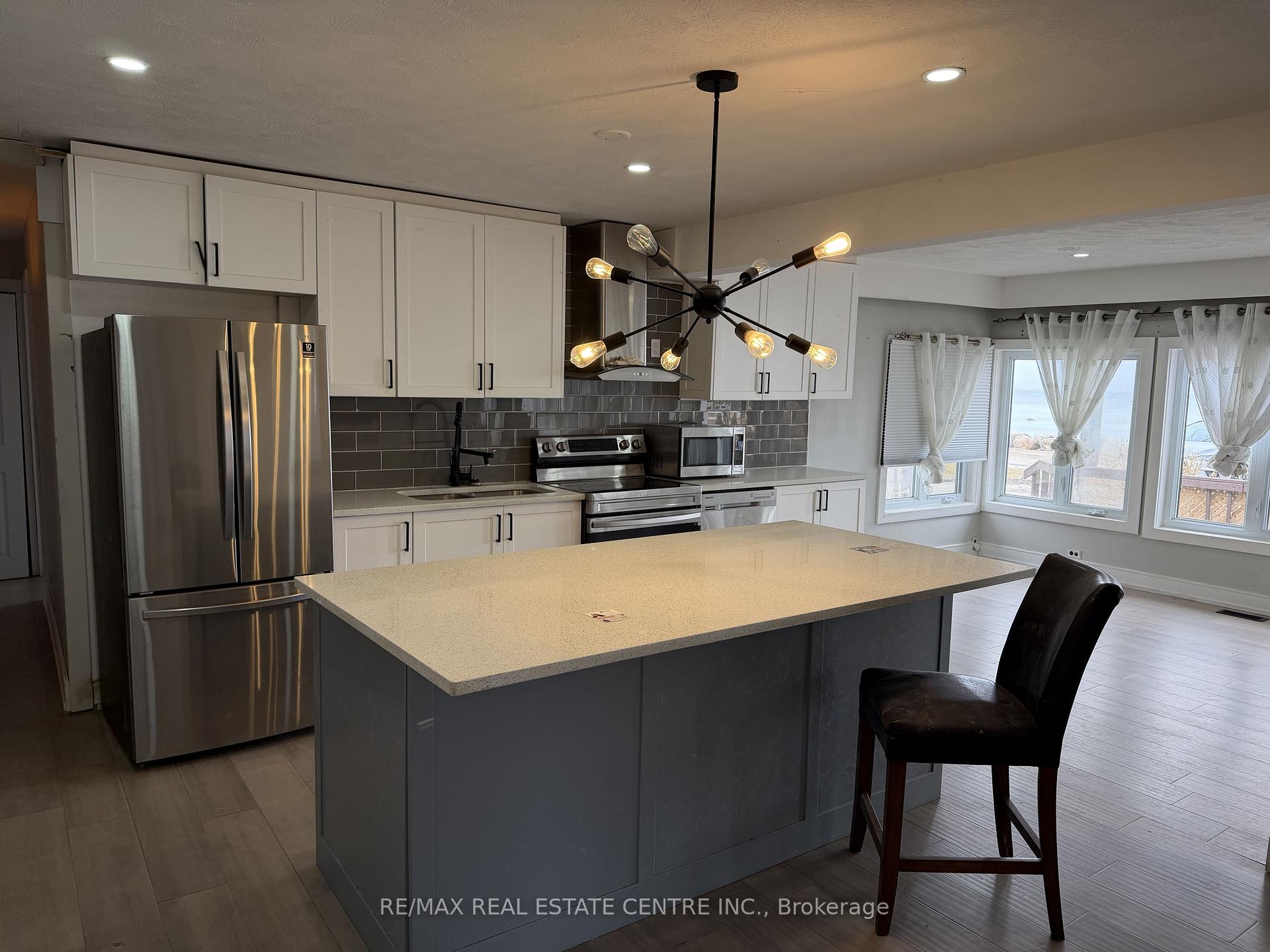 Photo 6 of 35 Lakeside Avenue, Meaford — HOMEH