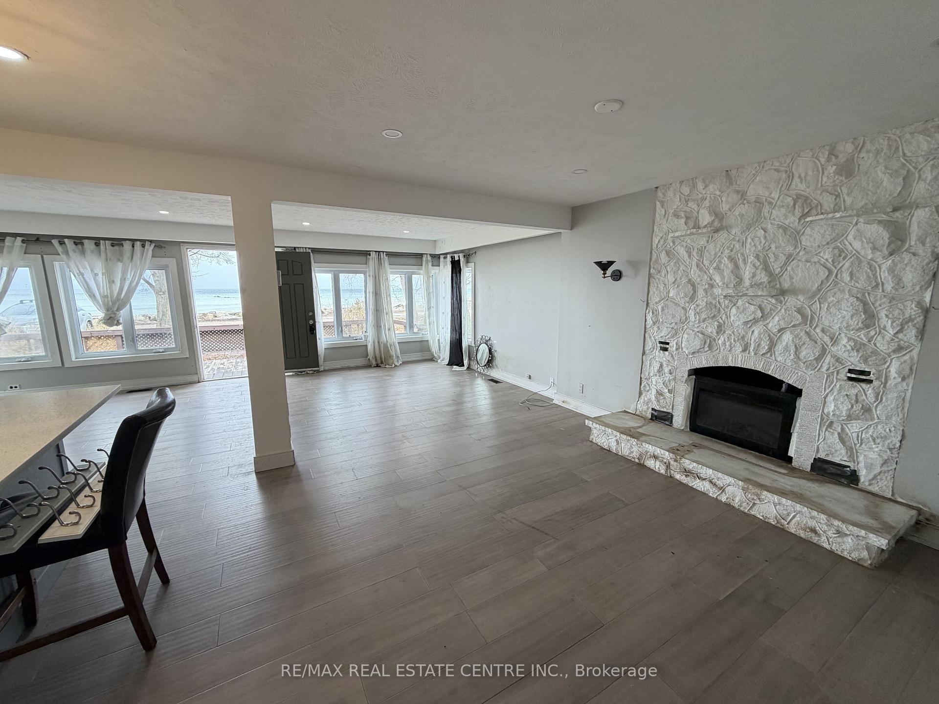 Photo 15 of 35 Lakeside Avenue, Meaford — HOMEH