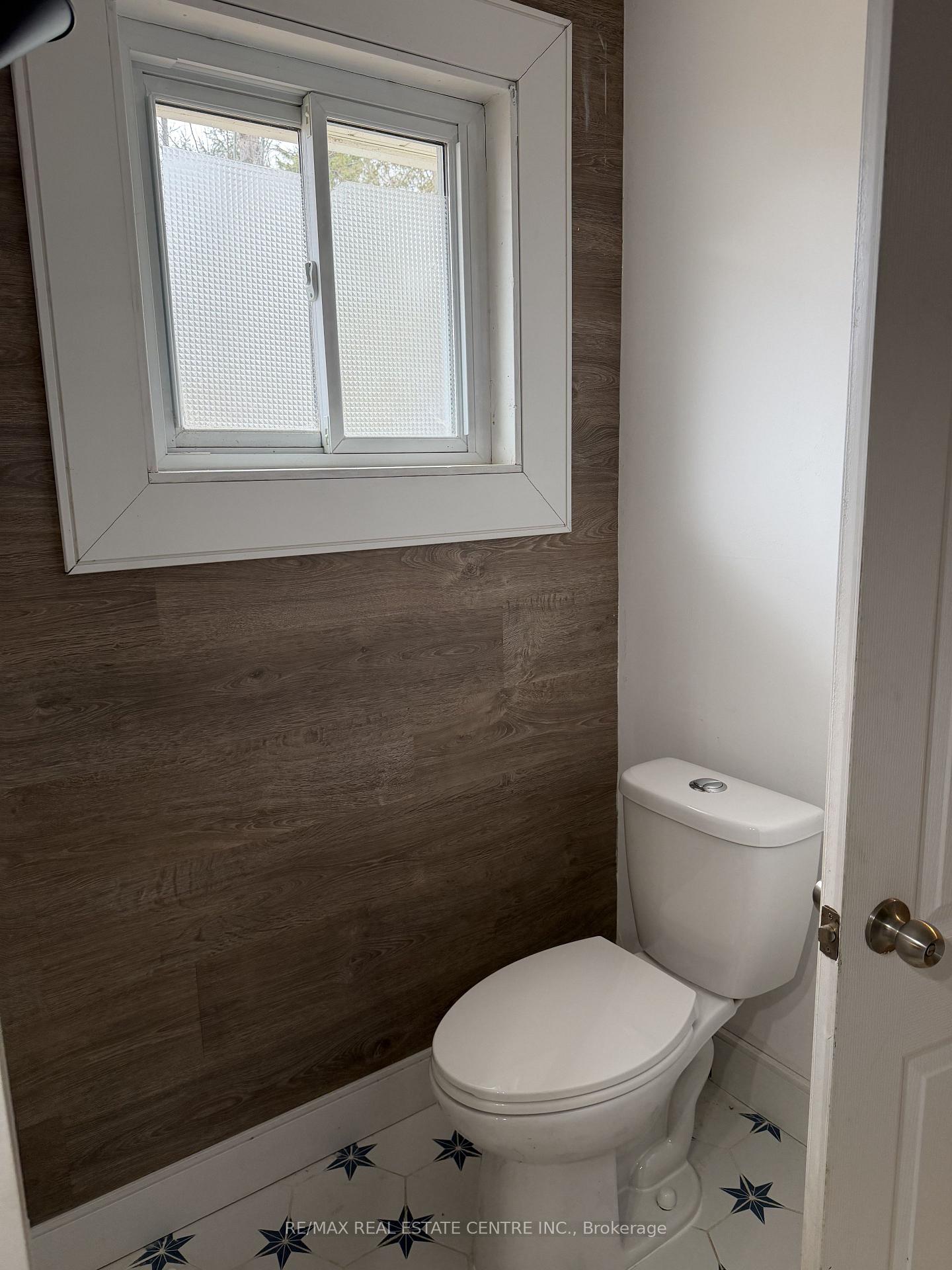 Photo 22 of 35 Lakeside Avenue, Meaford — HOMEH