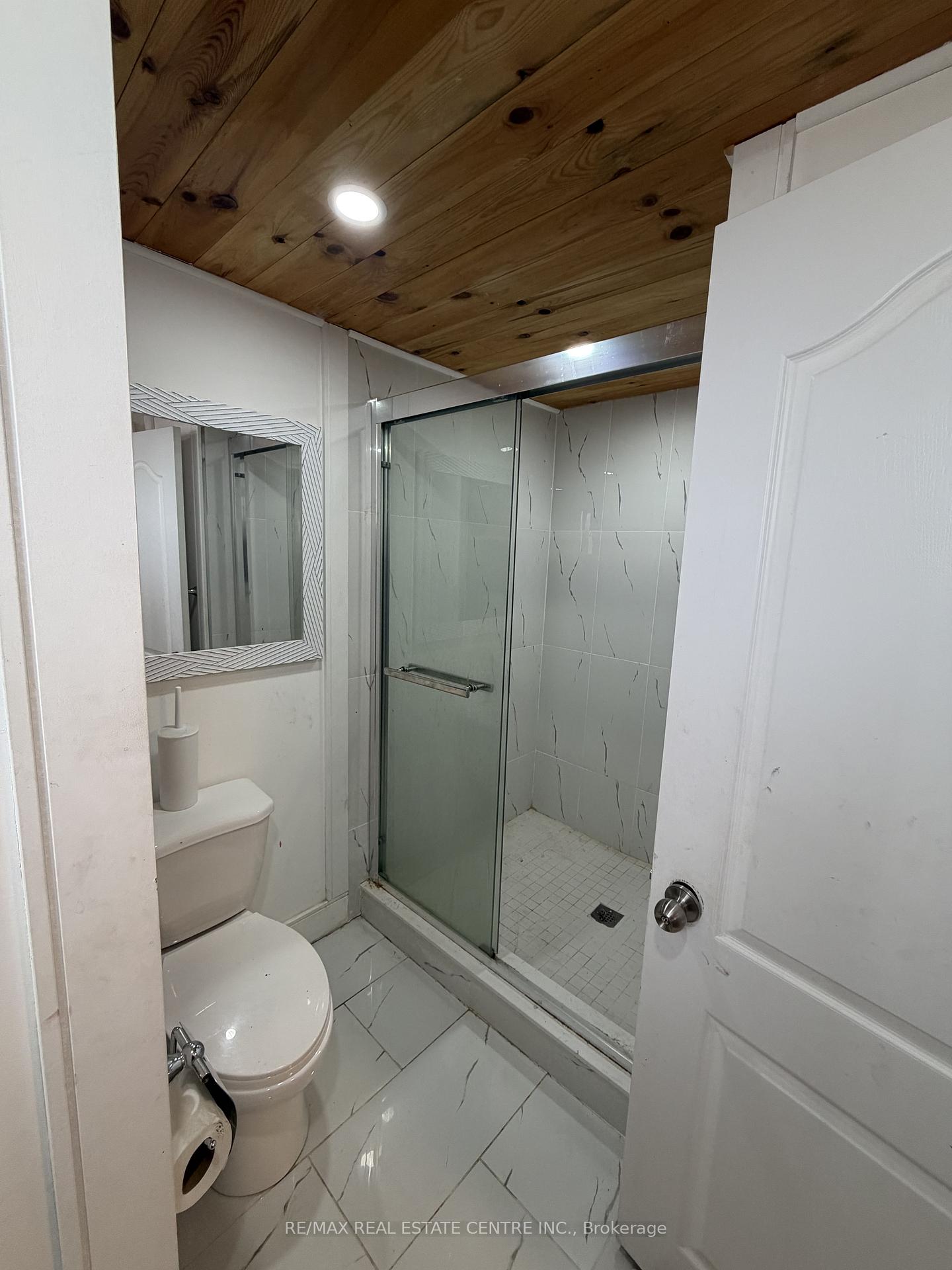 Photo 24 of 35 Lakeside Avenue, Meaford — HOMEH
