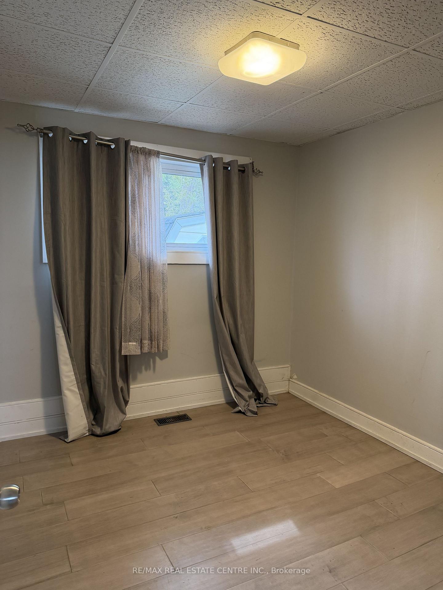 Photo 28 of 35 Lakeside Avenue, Meaford — HOMEH