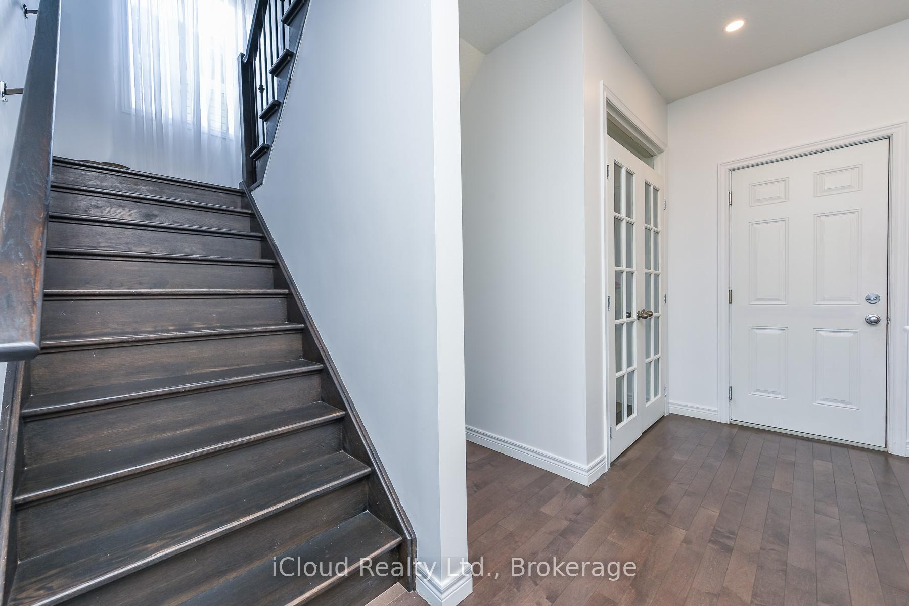 Photo 11 of 132 Drone Crescent, Guelph, Willow West/Sugarbush/West Acres — HOMEH