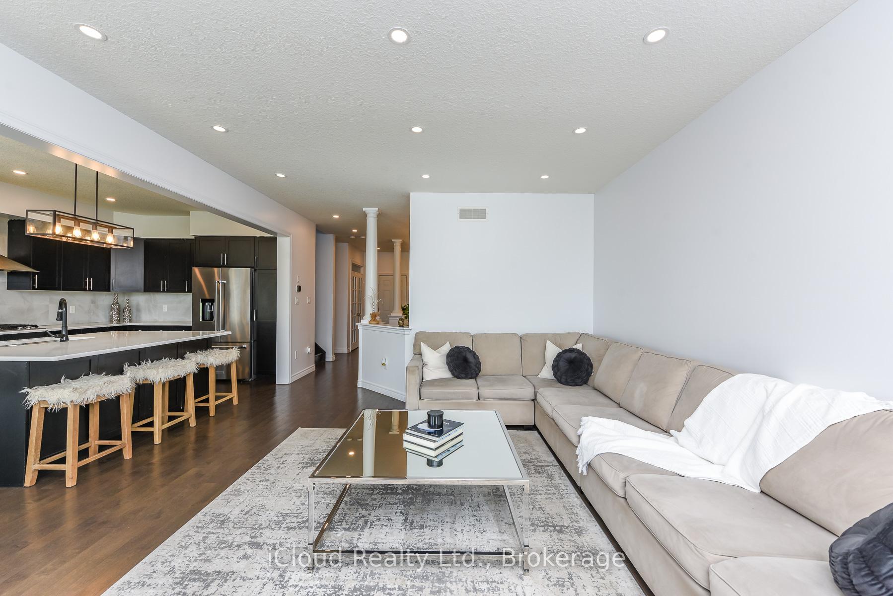 Photo 13 of 132 Drone Crescent, Guelph, Willow West/Sugarbush/West Acres — HOMEH