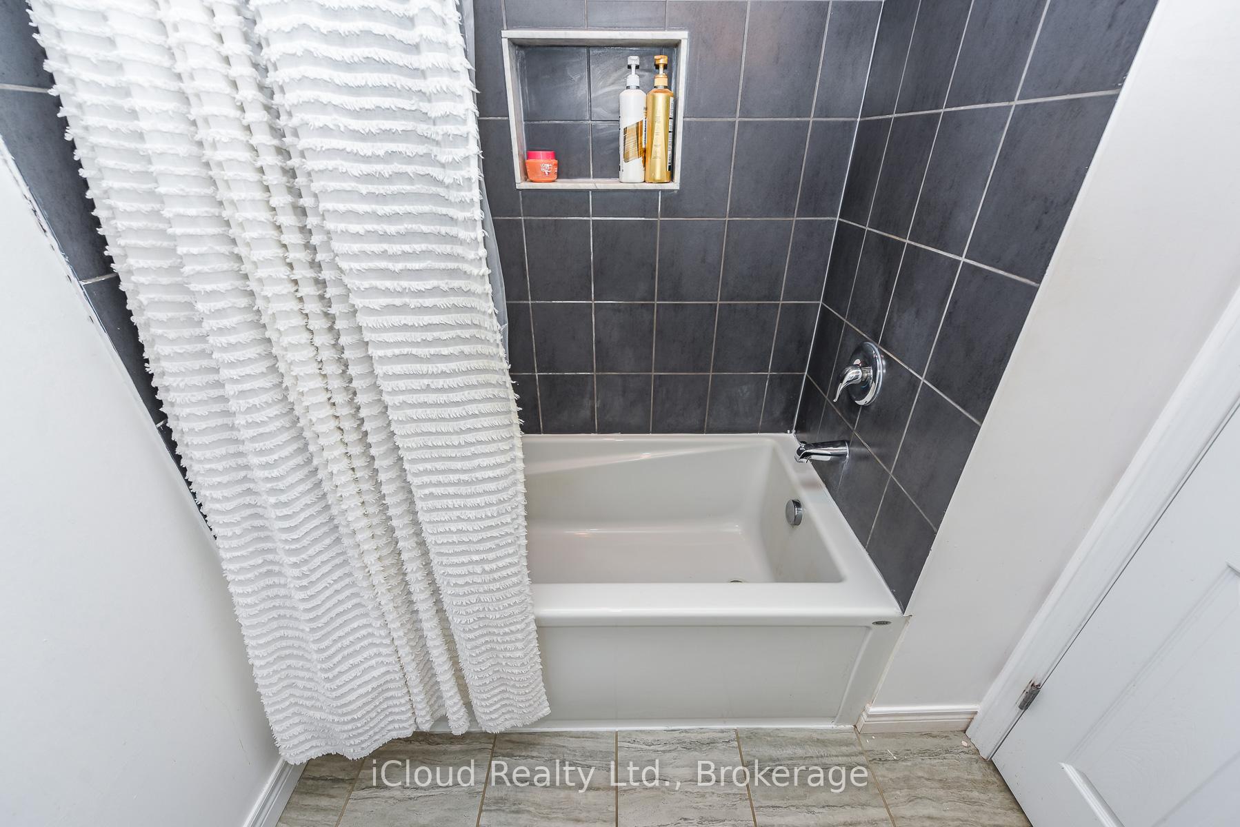 Photo 28 of 132 Drone Crescent, Guelph, Willow West/Sugarbush/West Acres — HOMEH