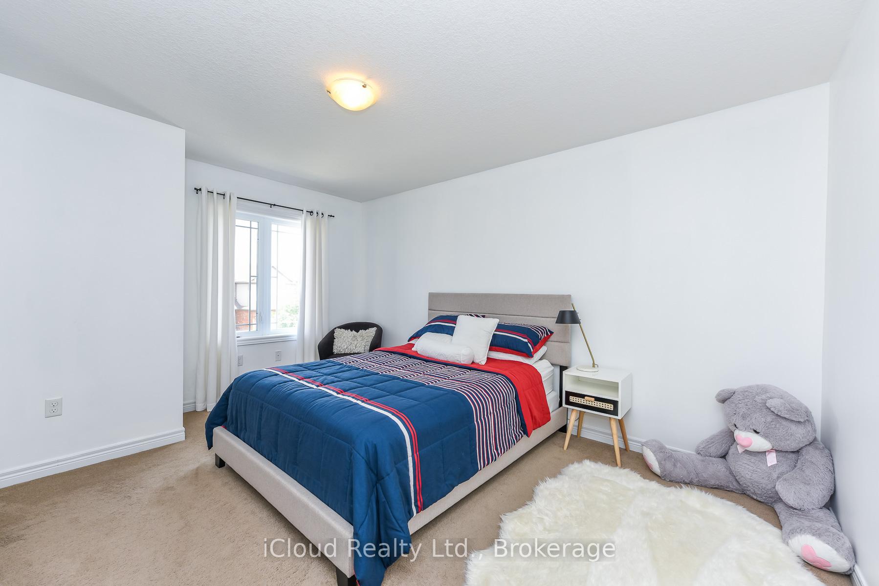 Photo 29 of 132 Drone Crescent, Guelph, Willow West/Sugarbush/West Acres — HOMEH