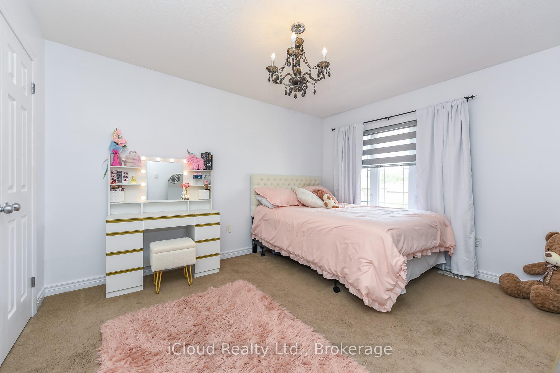 Photo 30 of 132 Drone Crescent, Guelph, Willow West/Sugarbush/West Acres — HOMEH