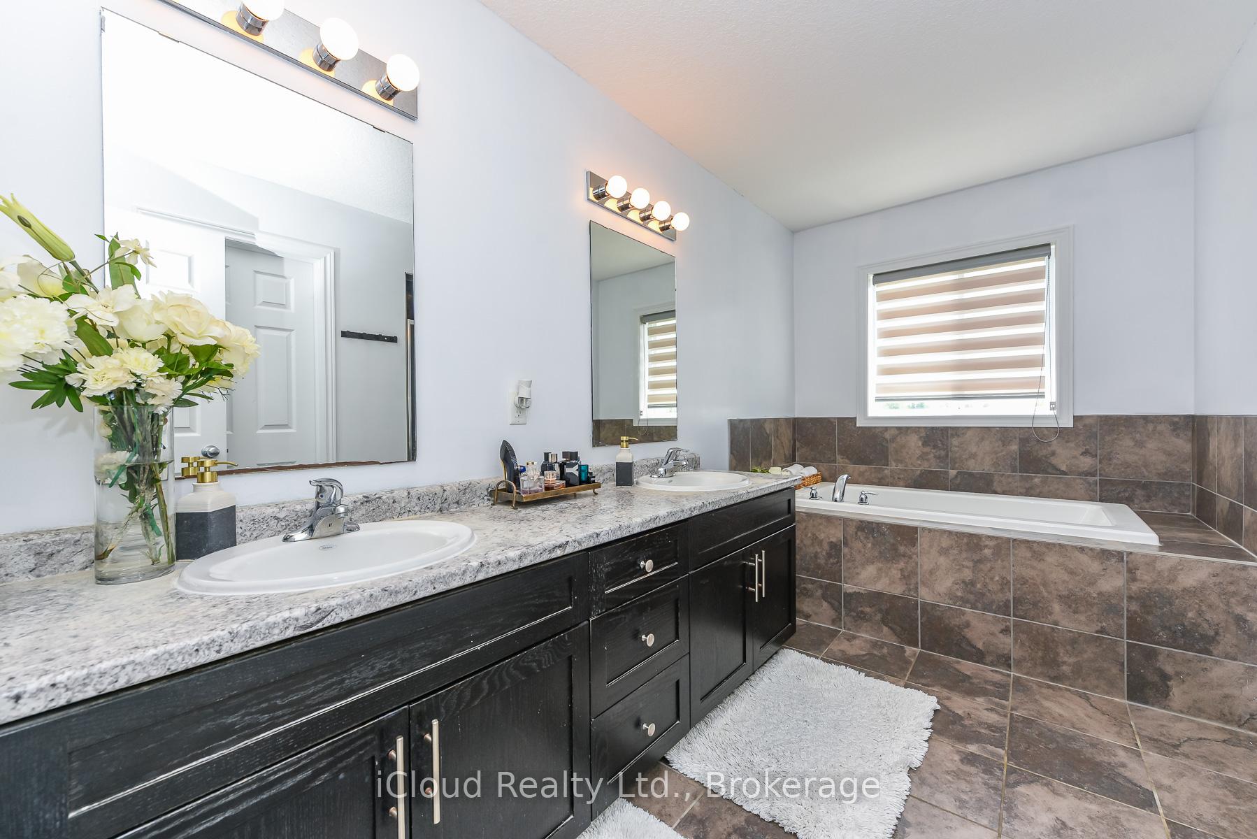 Photo 35 of 132 Drone Crescent, Guelph, Willow West/Sugarbush/West Acres — HOMEH