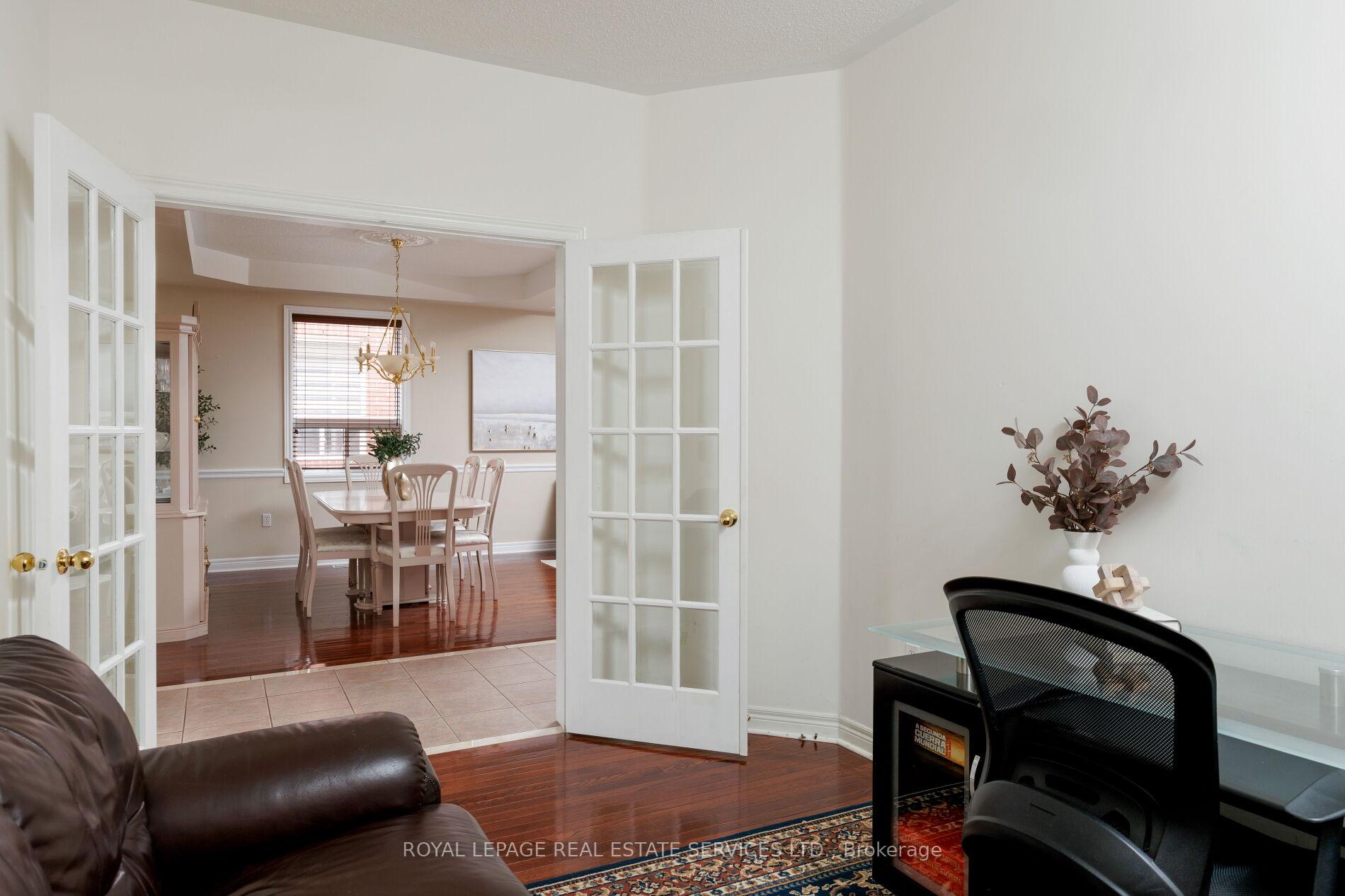 Photo 10 of 2252 Foxfield Road, Oakville, Westmount — HOMEH