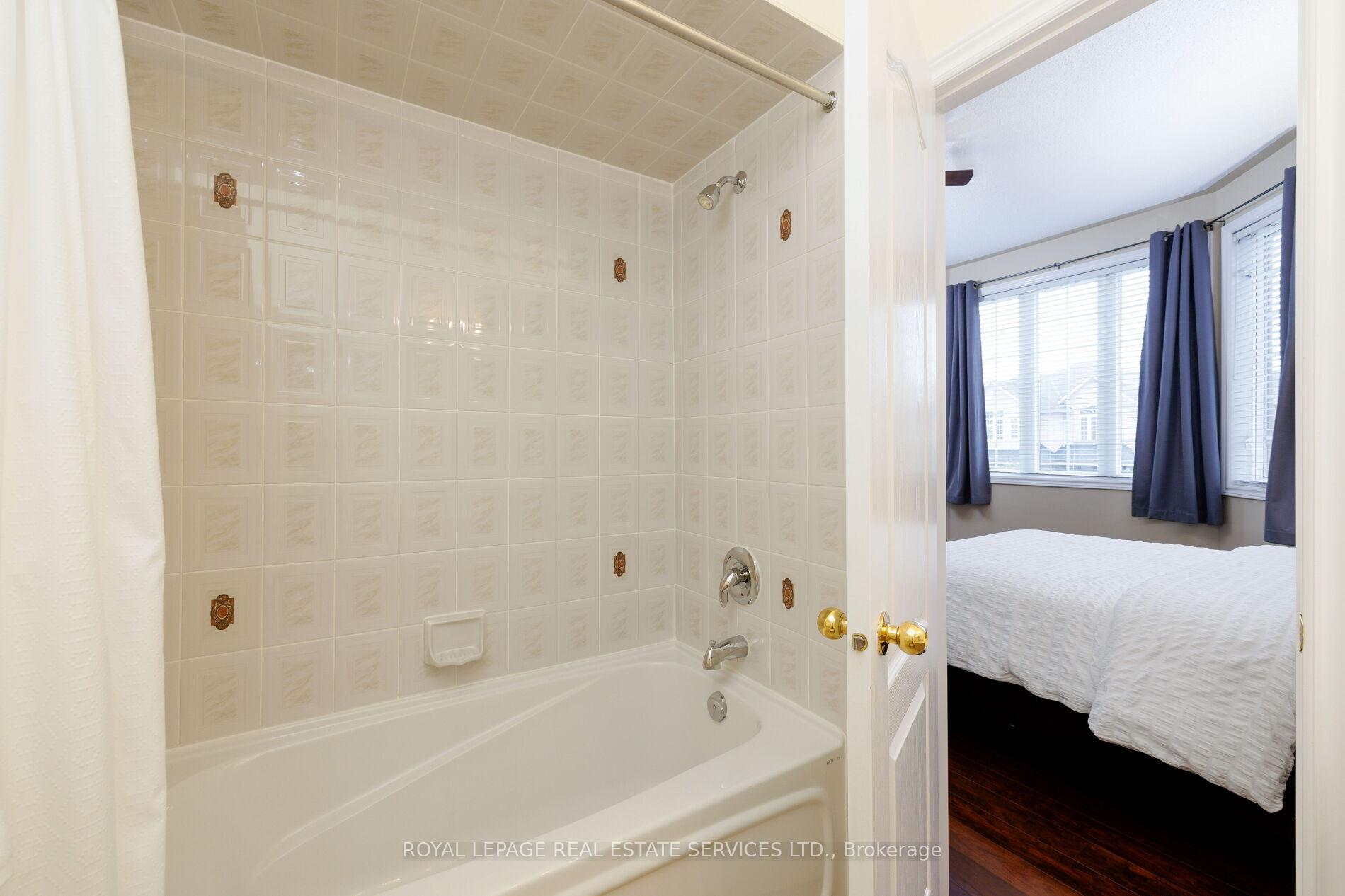 Photo 23 of 2252 Foxfield Road, Oakville, Westmount — HOMEH