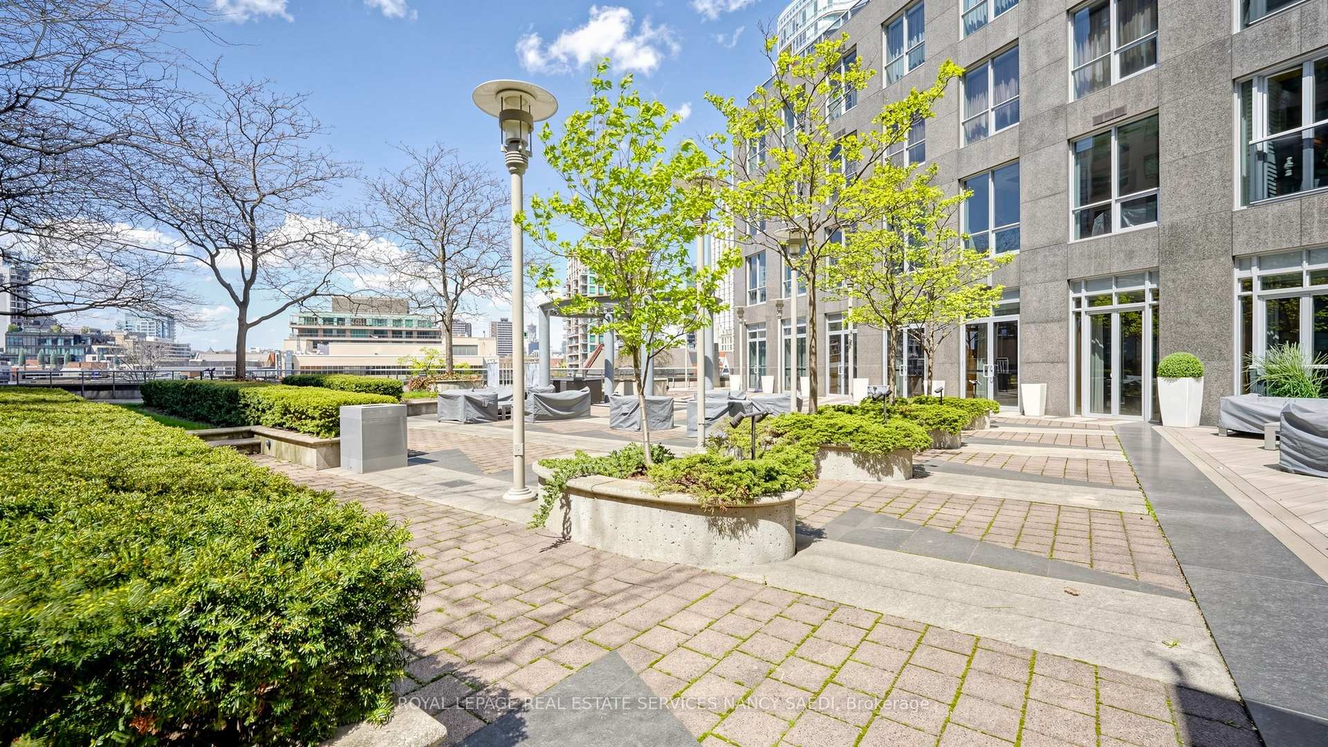 Front of Unit 802, 10 Bellair Street