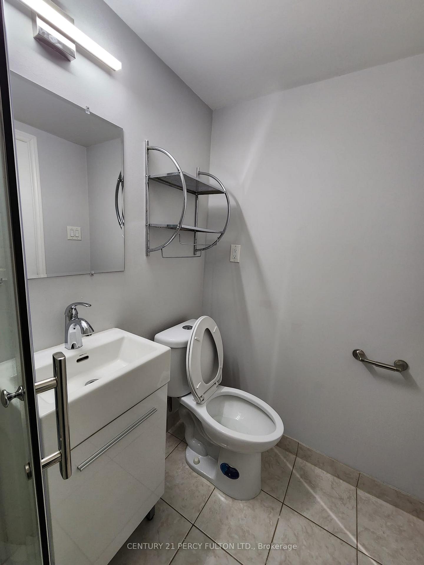 Photo 8 of 38 Palmer Drive, Ajax, Central — HOMEH