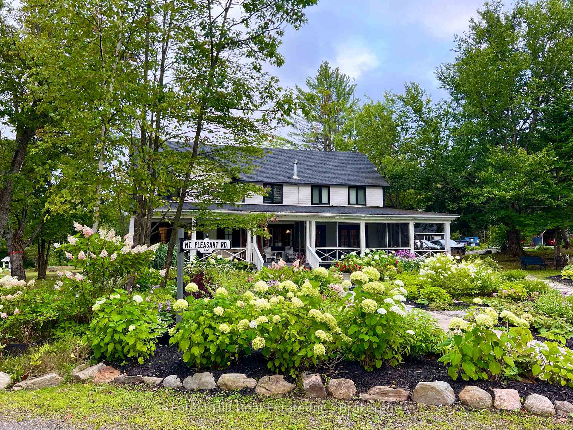 Photo of 1040 Walker Lake Drive