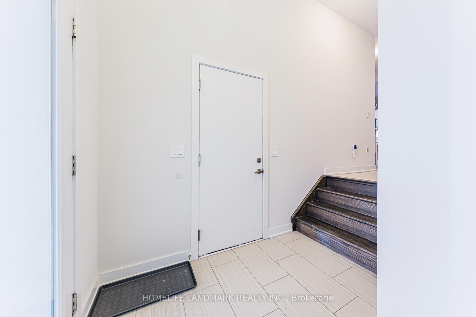 Photo 5 of 62 Helliwell Crescent, Richmond Hill, Oak Ridges Lake Wilcox — HOMEH