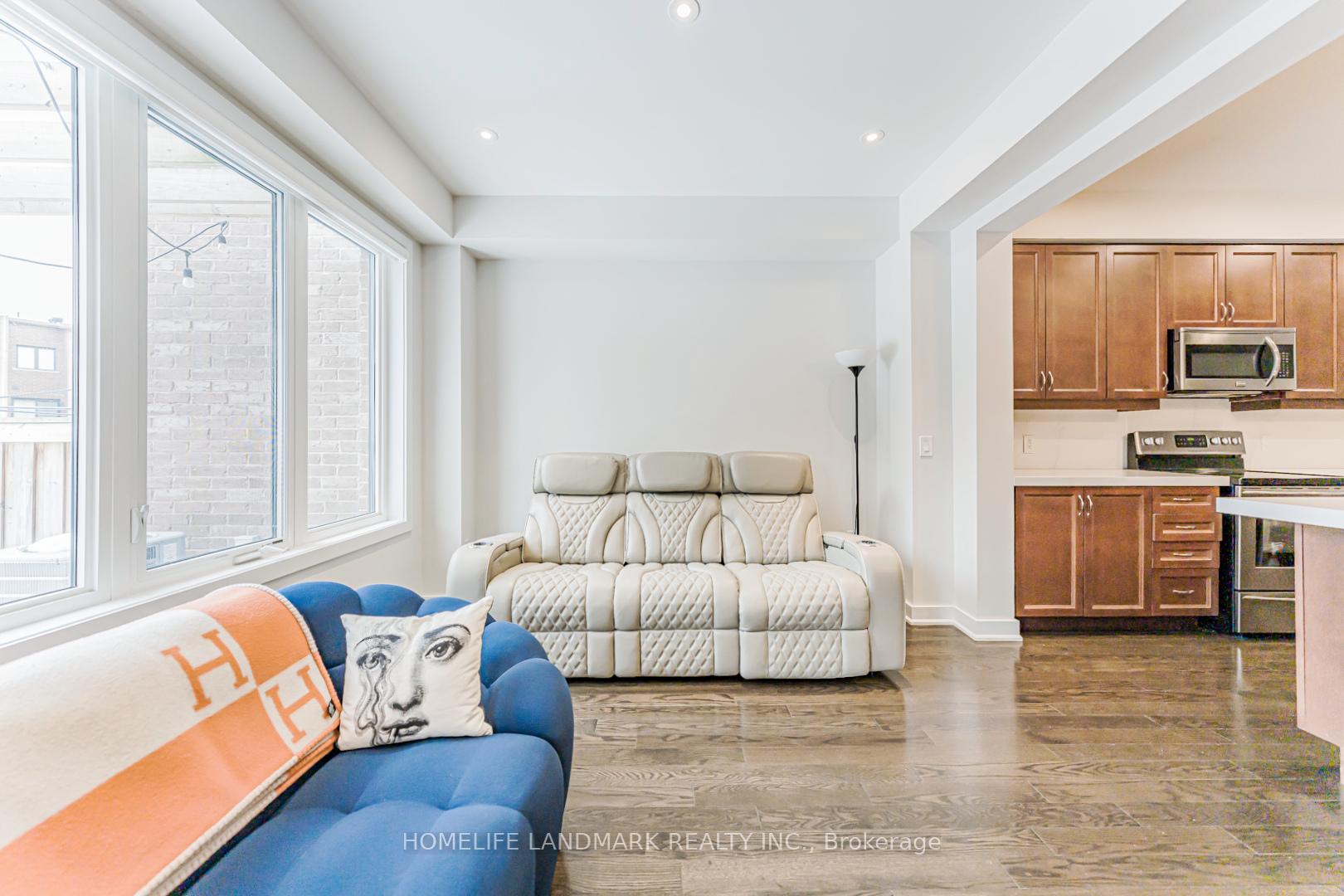Photo 9 of 62 Helliwell Crescent, Richmond Hill, Oak Ridges Lake Wilcox — HOMEH