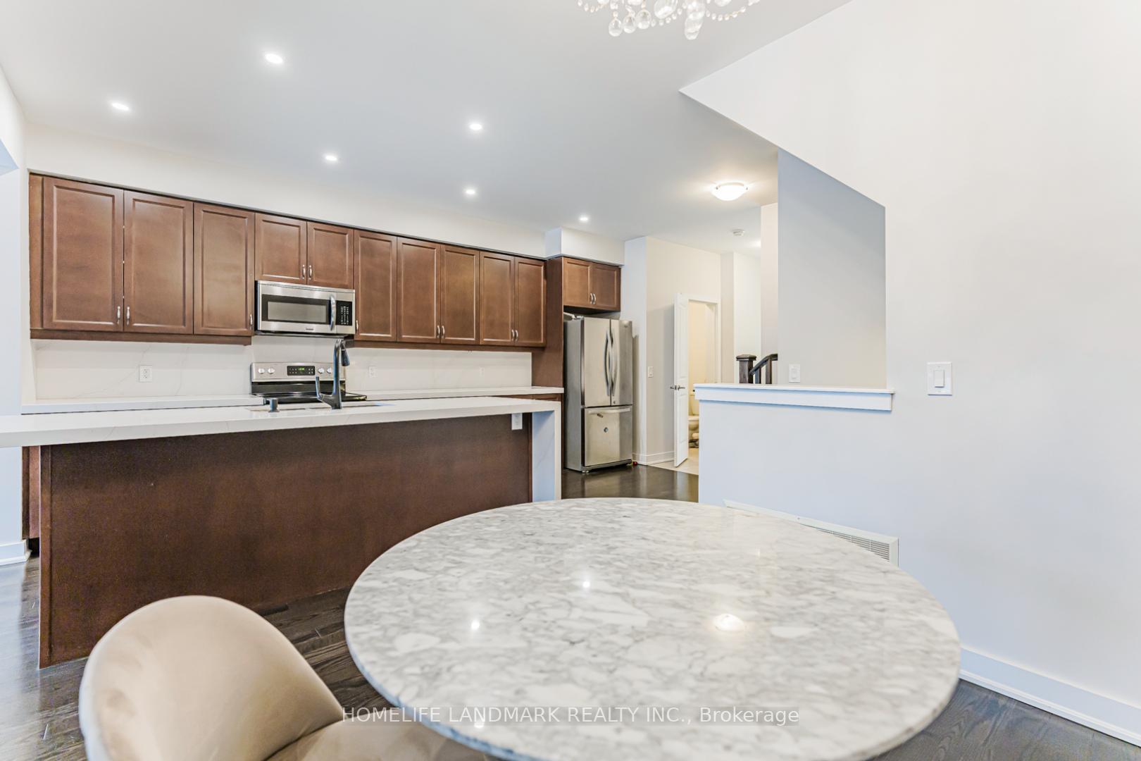 Photo 13 of 62 Helliwell Crescent, Richmond Hill, Oak Ridges Lake Wilcox — HOMEH