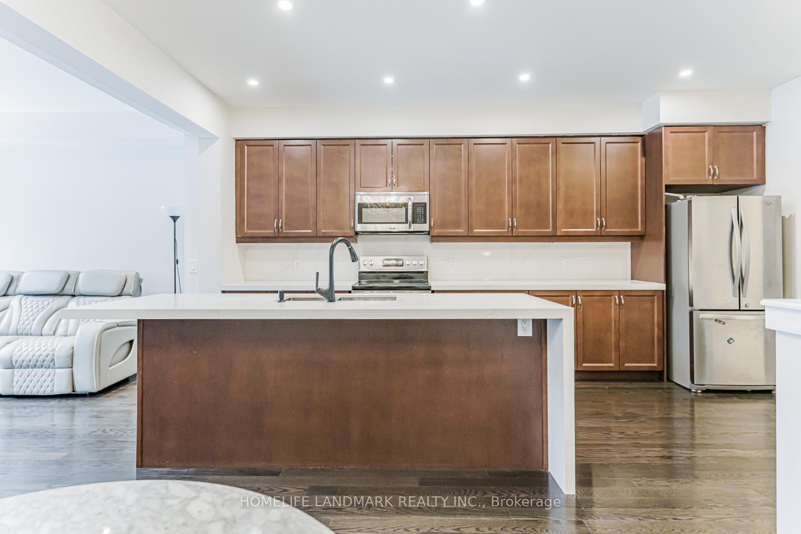 Photo 14 of 62 Helliwell Crescent, Richmond Hill, Oak Ridges Lake Wilcox — HOMEH