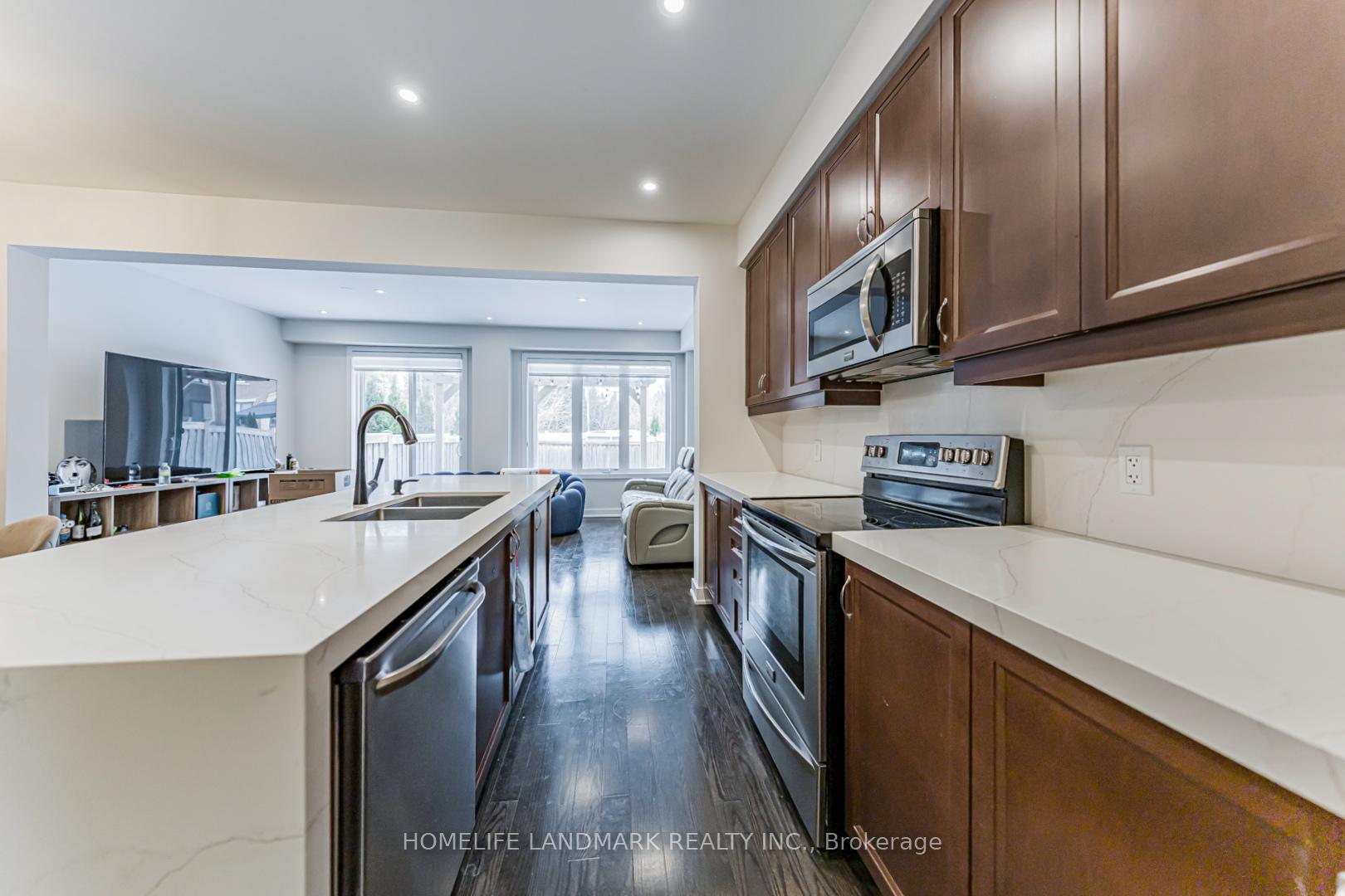 Photo 16 of 62 Helliwell Crescent, Richmond Hill, Oak Ridges Lake Wilcox — HOMEH