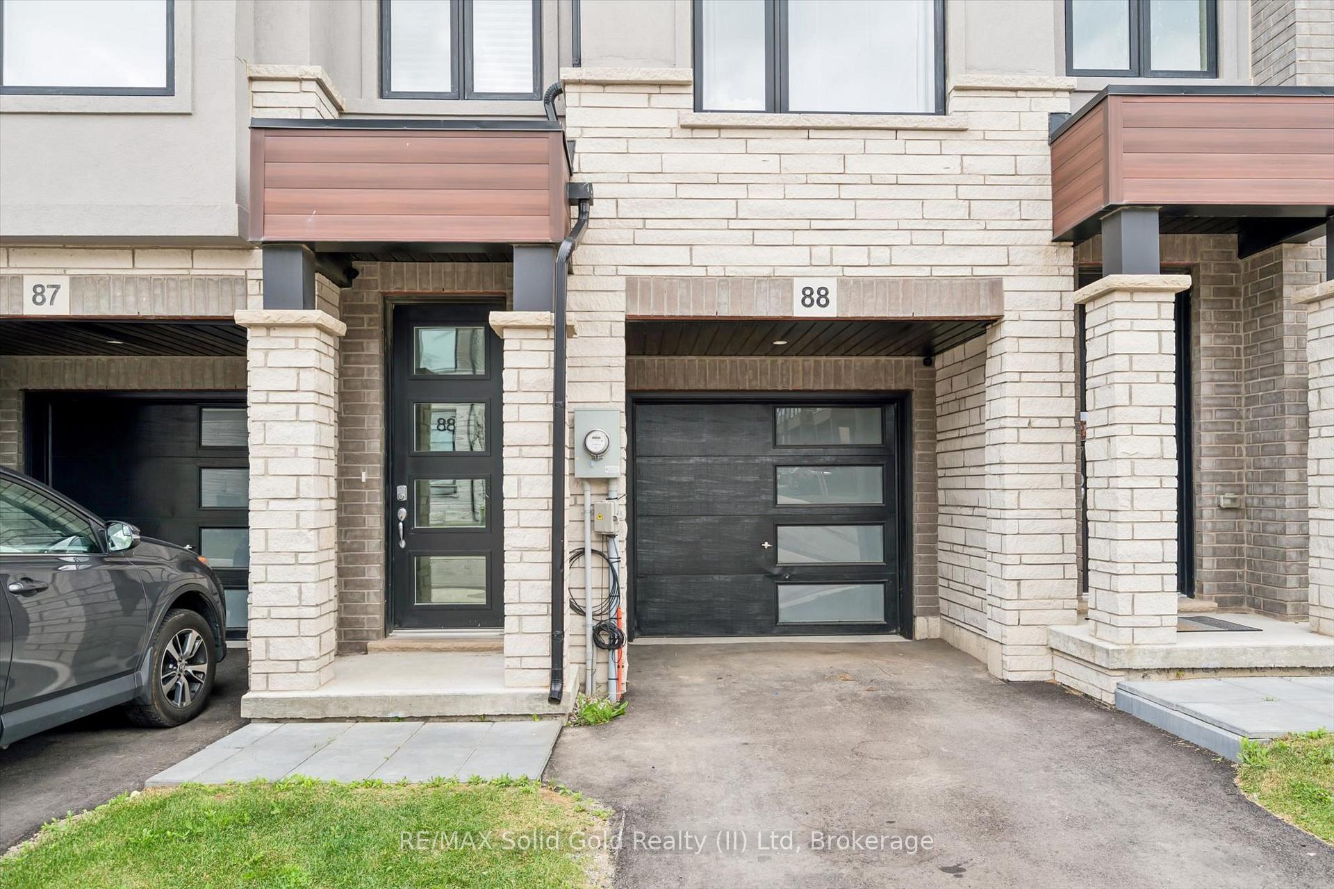 Photo 3 of Unit 88, 155 Equestrian Way, Cambridge, Preston Heights — HOMEH