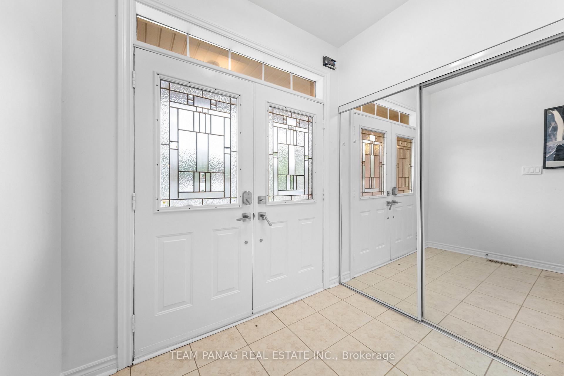 Photo 3 of 20 Long Meadow Road, Brampton, Bram East — HOMEH