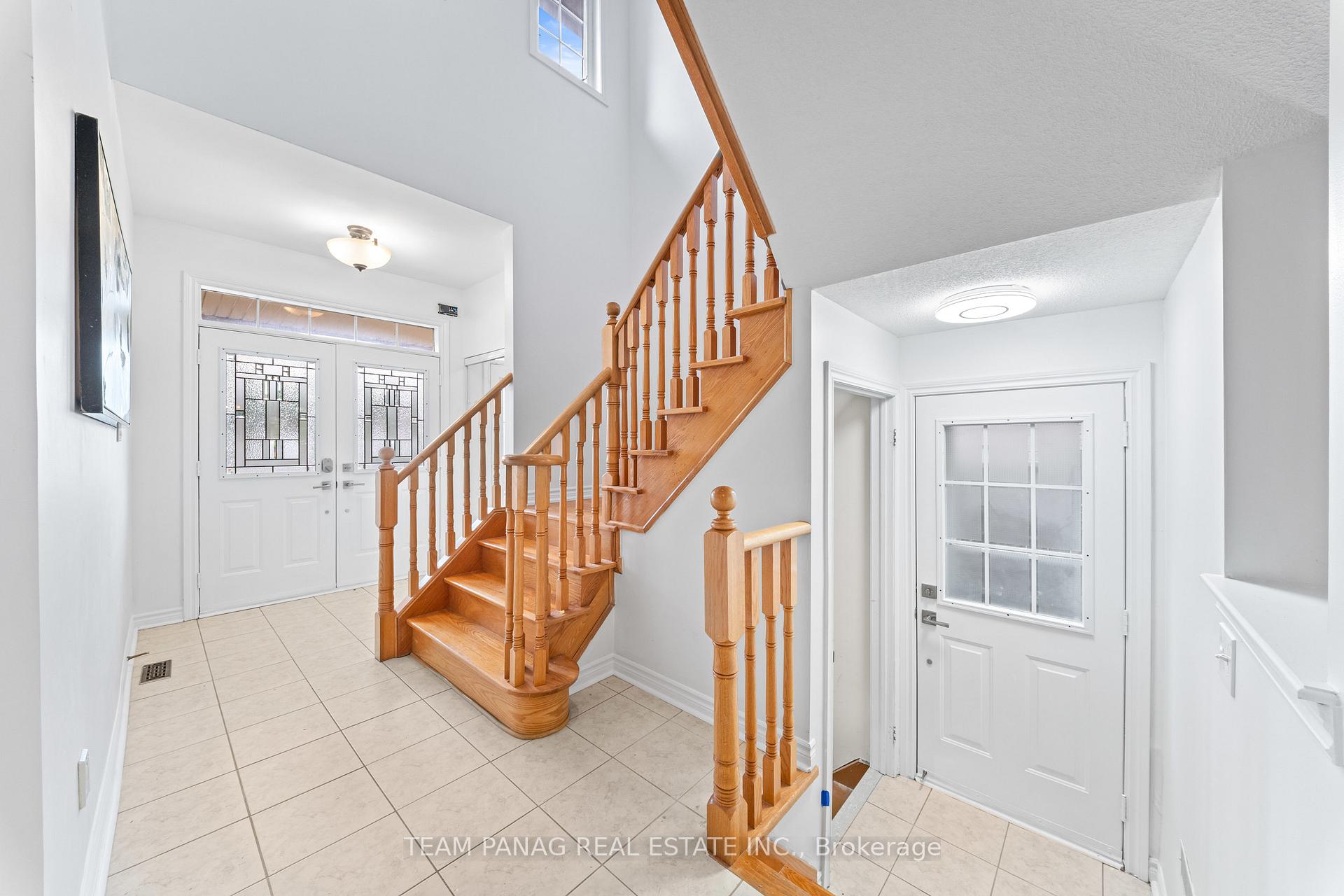 Photo 4 of 20 Long Meadow Road, Brampton, Bram East — HOMEH