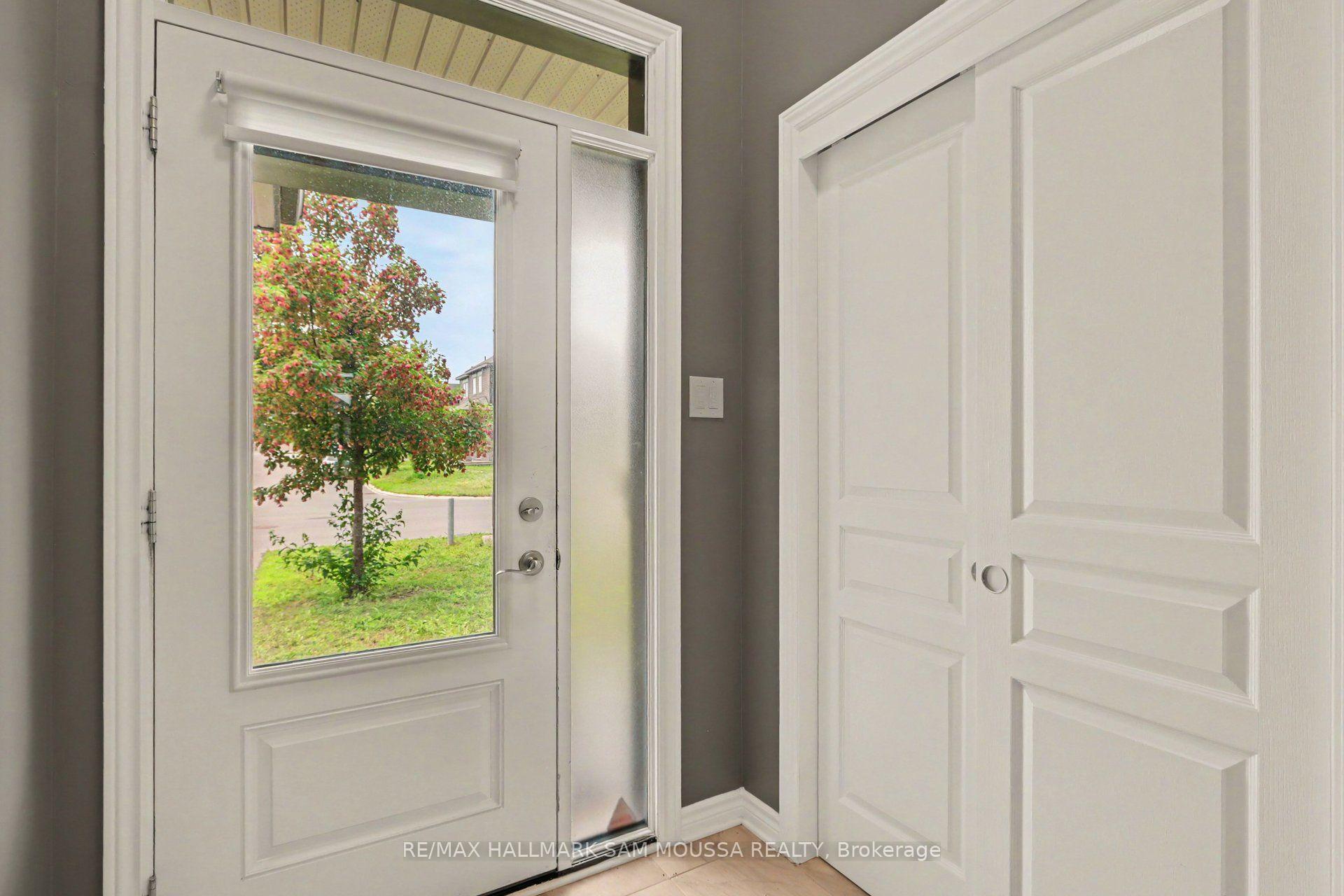 Photo 4 of 211 Tim Sheehan Place, Ottawa, Kanata - Emerald Meadows/Trailwest — HOMEH