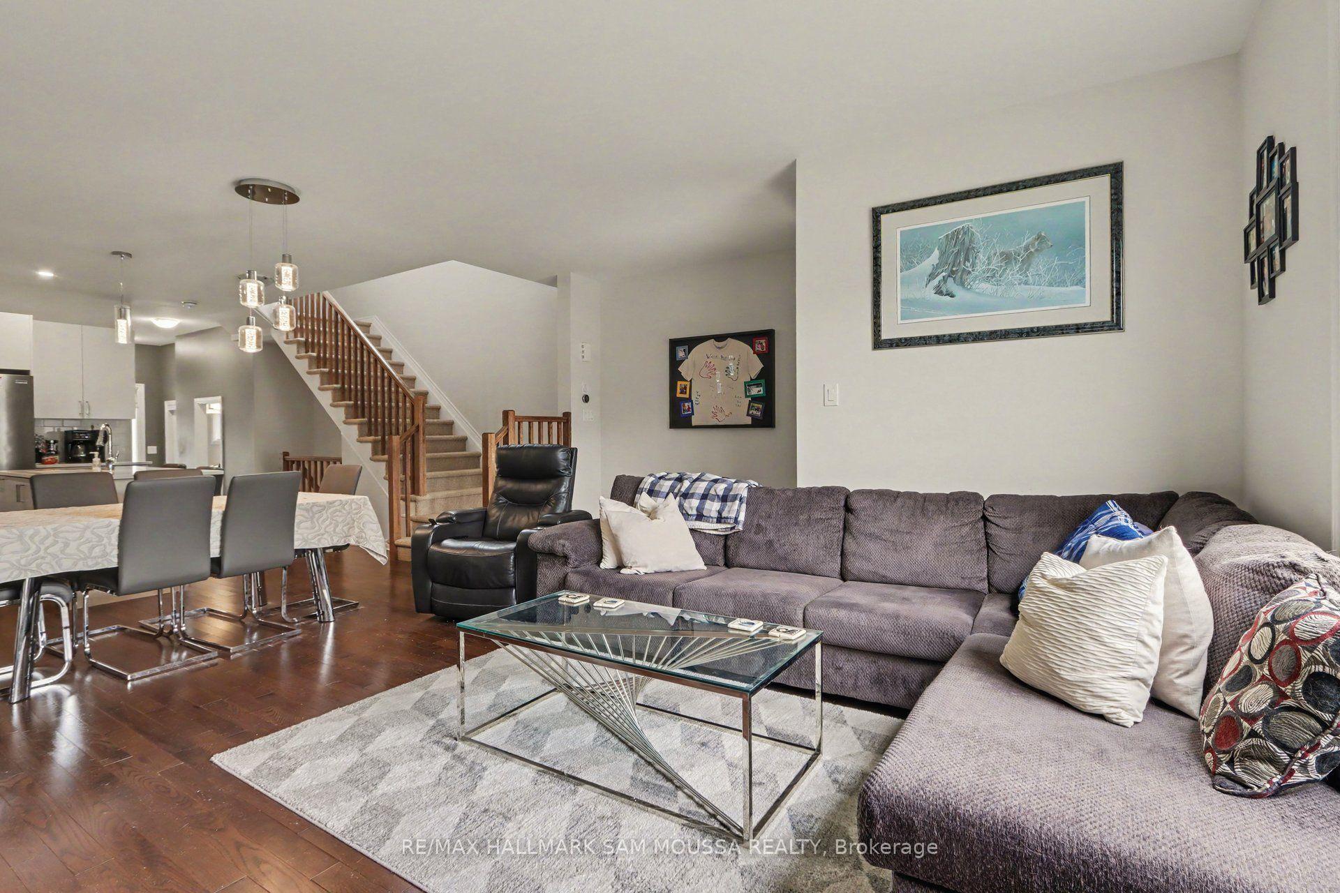 Photo 7 of 211 Tim Sheehan Place, Ottawa, Kanata - Emerald Meadows/Trailwest — HOMEH