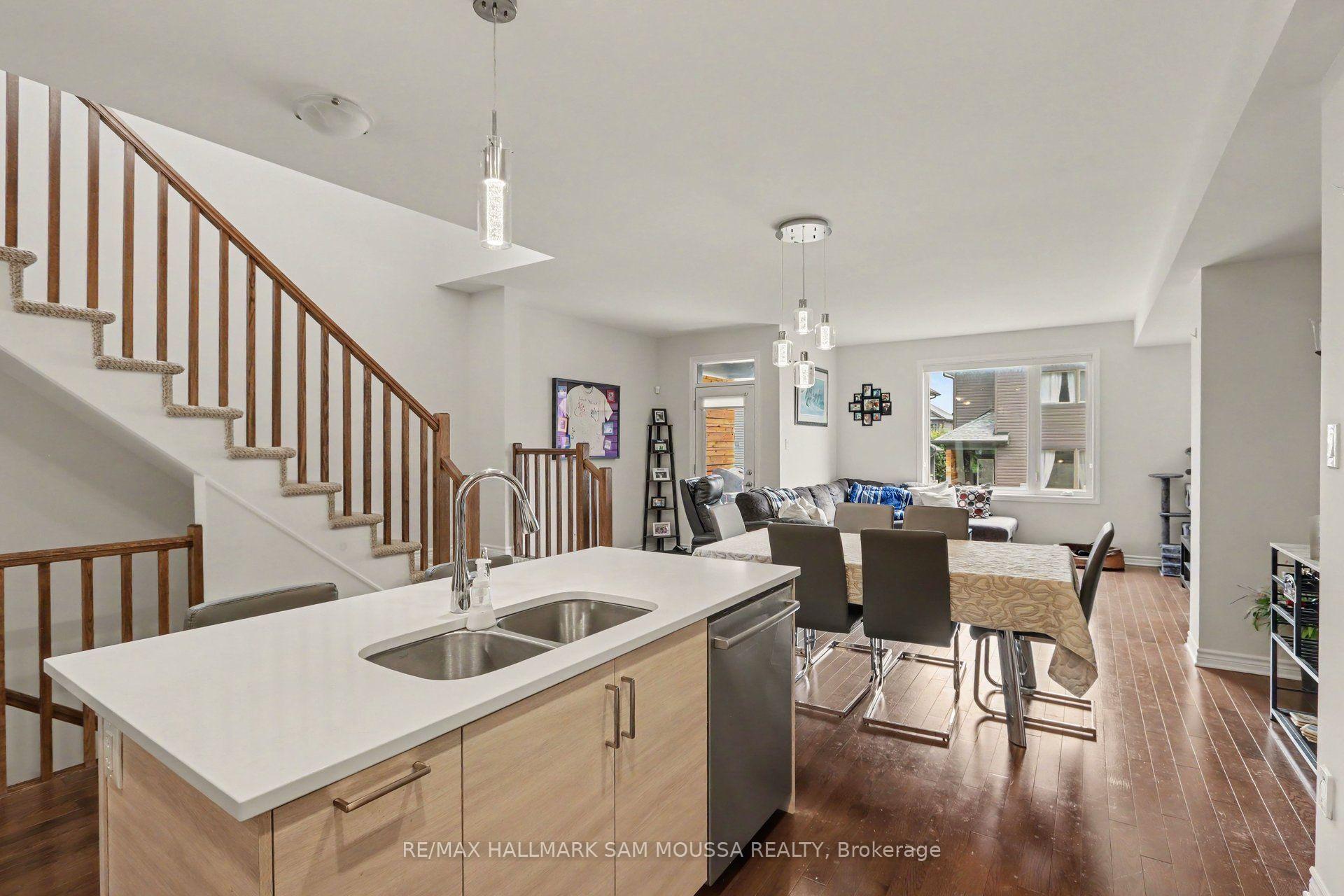 Photo 9 of 211 Tim Sheehan Place, Ottawa, Kanata - Emerald Meadows/Trailwest — HOMEH