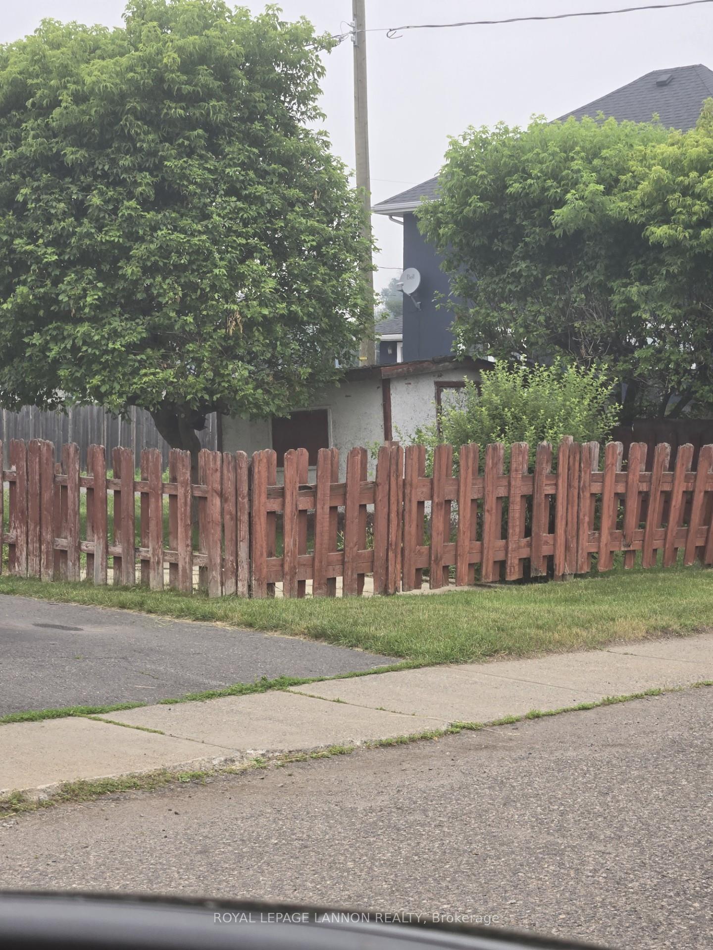 Photo 4 of 377 Empire Street, Thunder Bay, Westfort — HOMEH