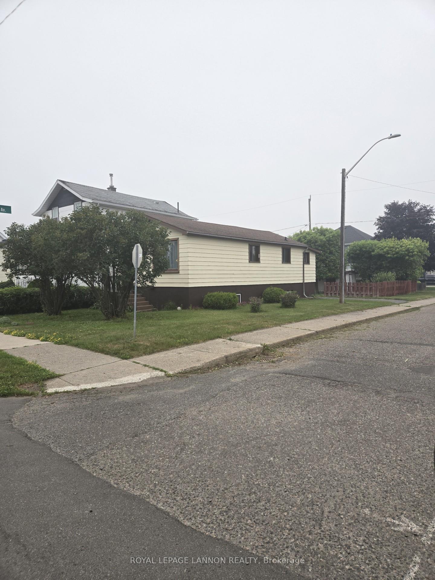 Photo 6 of 377 Empire Street, Thunder Bay, Westfort — HOMEH