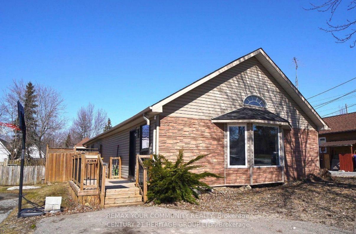 Photo 2 of 236 Simcoe Avenue, Georgina, Keswick North — HOMEH
