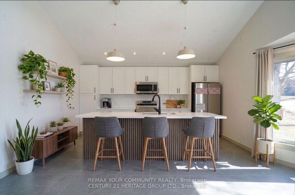 Photo 8 of 236 Simcoe Avenue, Georgina, Keswick North — HOMEH