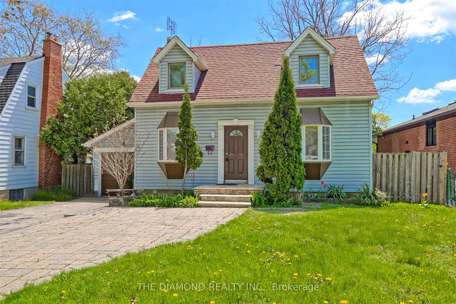 Front of 3927 Bloor Street W