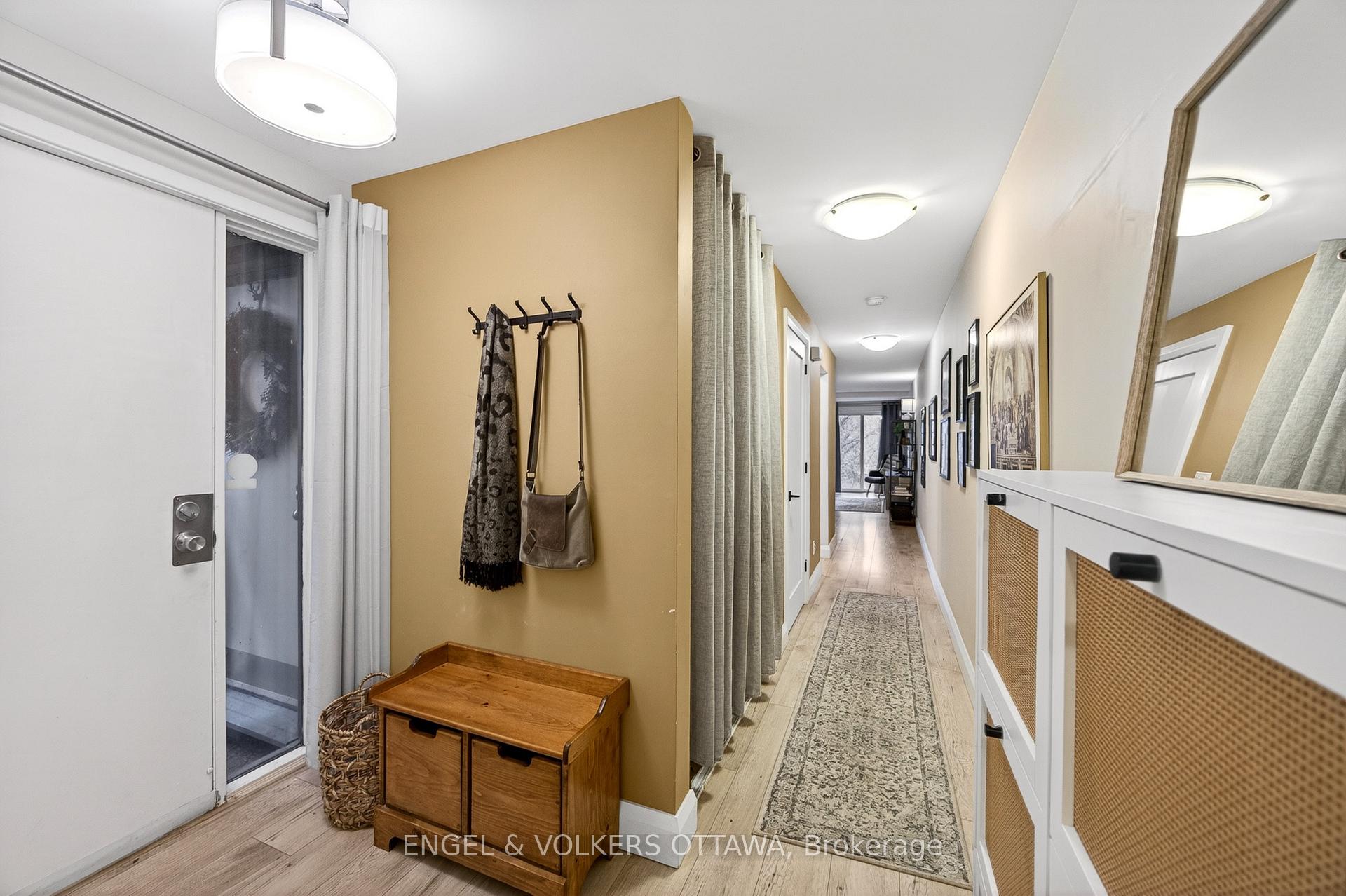 Photo 4 of Unit B, 35 Robinson Avenue, Ottawa, Sandy Hill — HOMEH