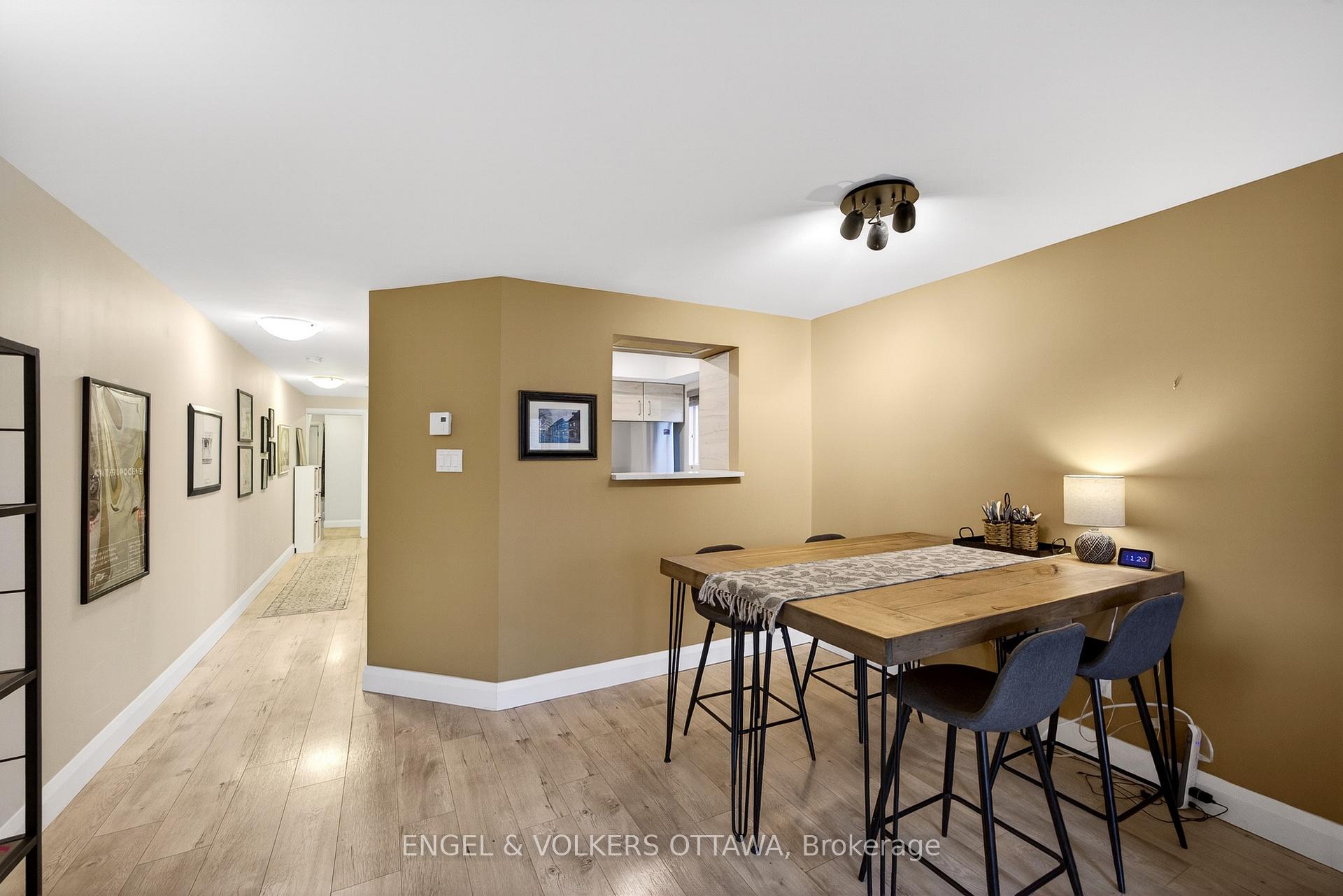 Photo 5 of Unit B, 35 Robinson Avenue, Ottawa, Sandy Hill — HOMEH