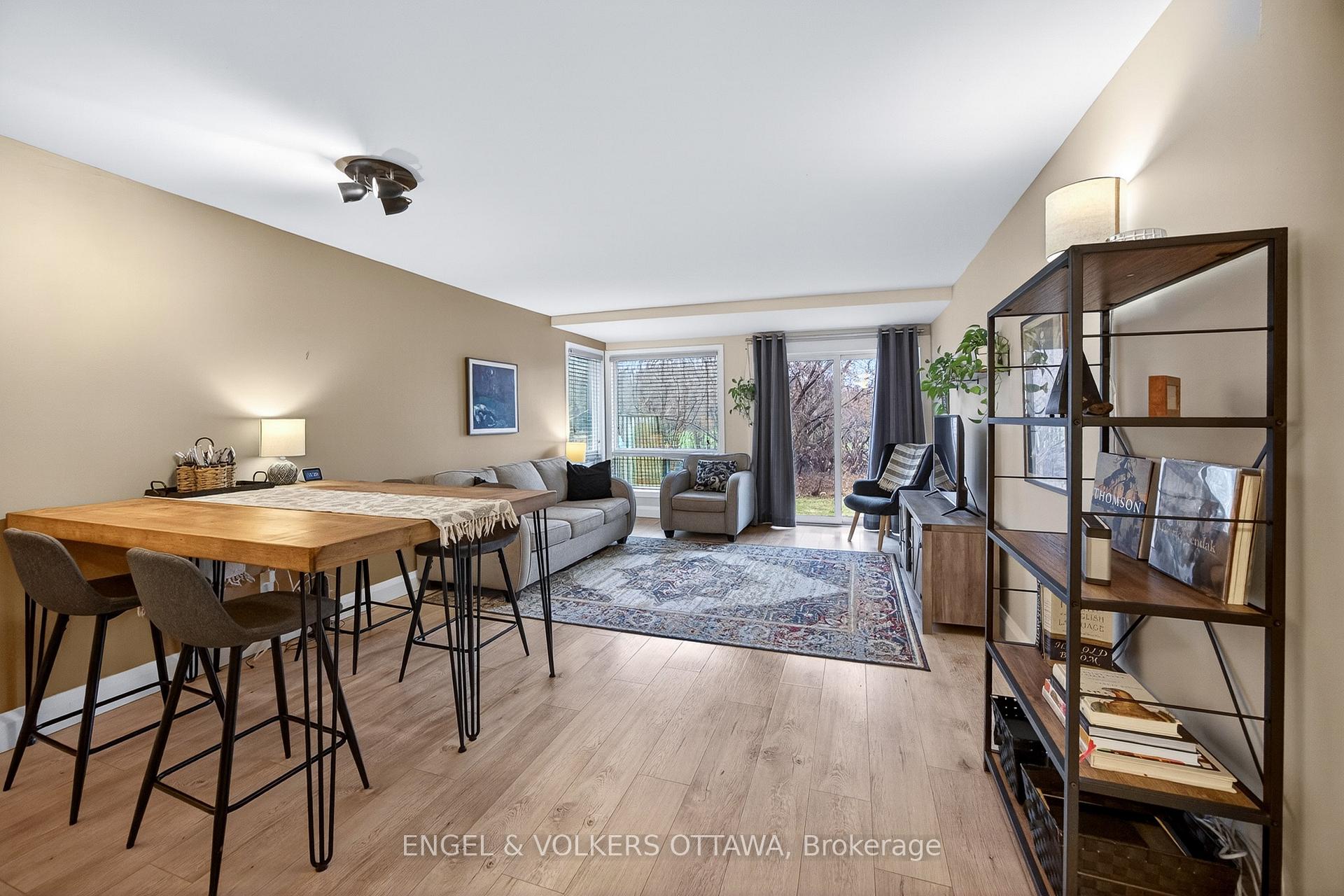 Photo 7 of Unit B, 35 Robinson Avenue, Ottawa, Sandy Hill — HOMEH
