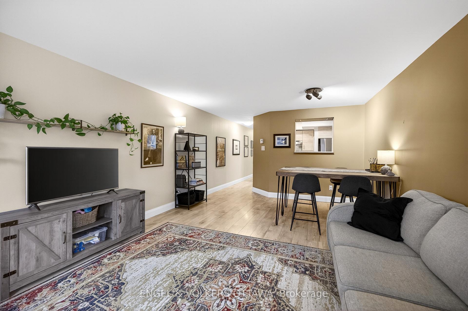Photo 10 of Unit B, 35 Robinson Avenue, Ottawa, Sandy Hill — HOMEH