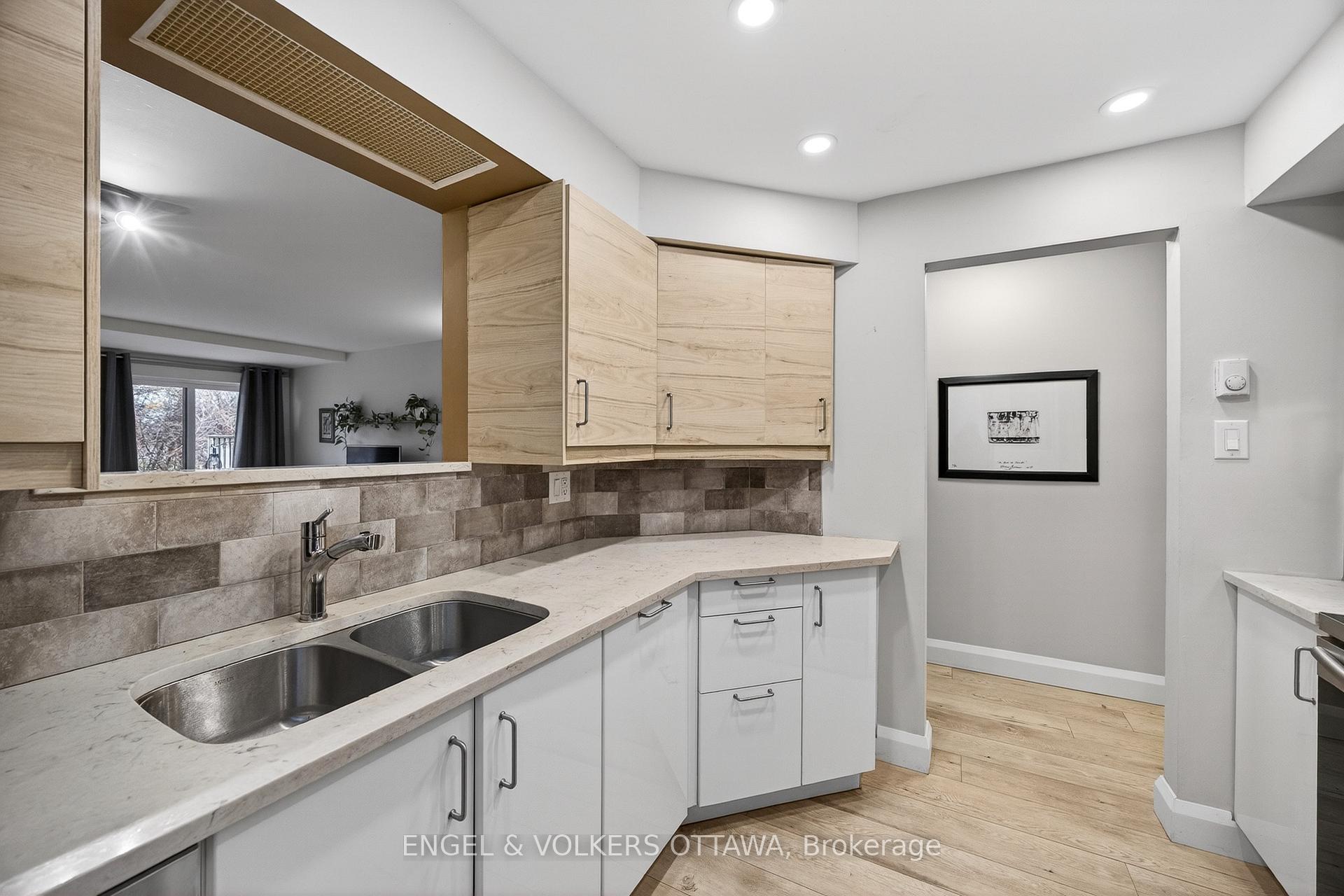 Photo 11 of Unit B, 35 Robinson Avenue, Ottawa, Sandy Hill — HOMEH