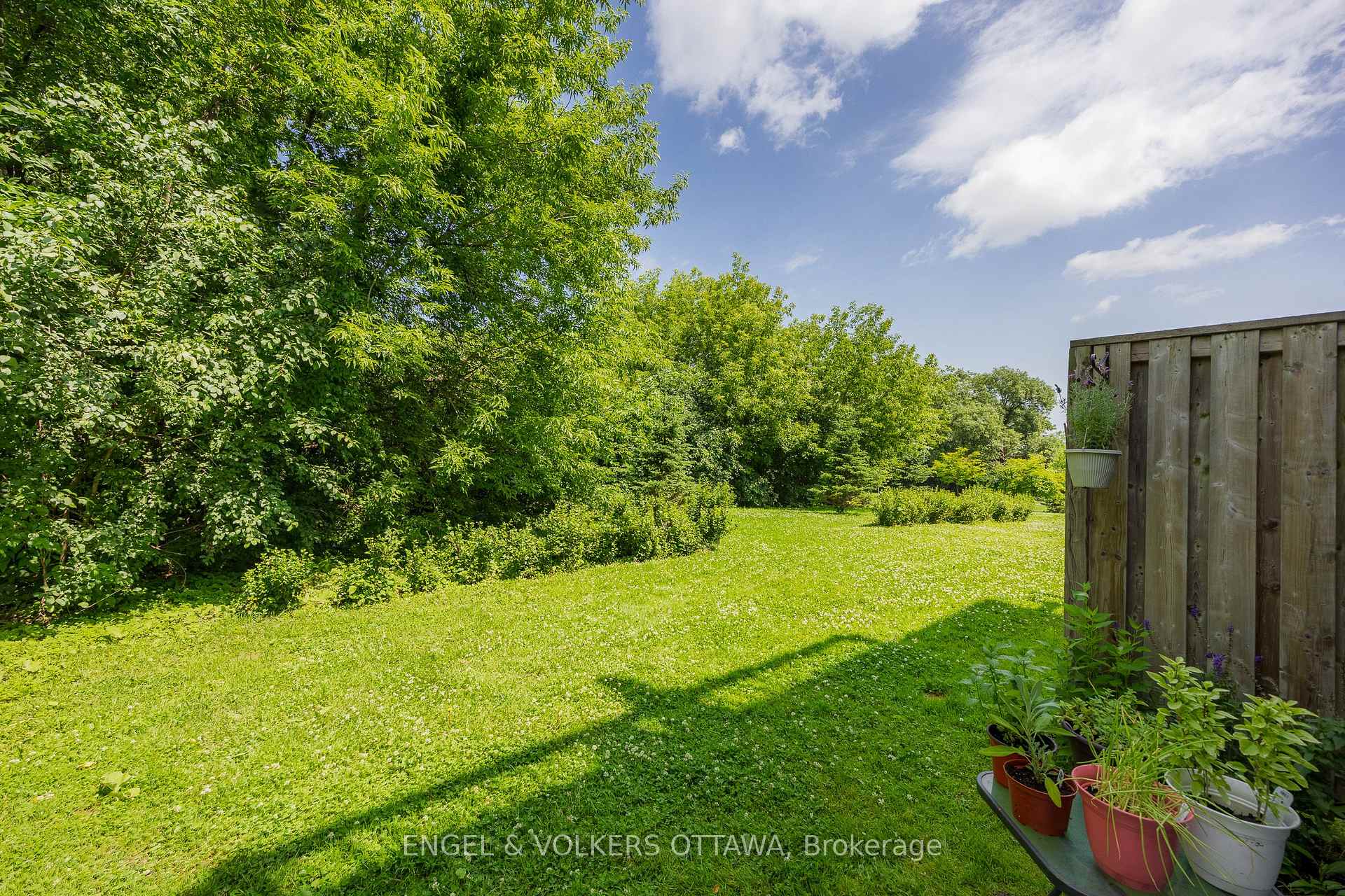 Photo 18 of Unit B, 35 Robinson Avenue, Ottawa, Sandy Hill — HOMEH