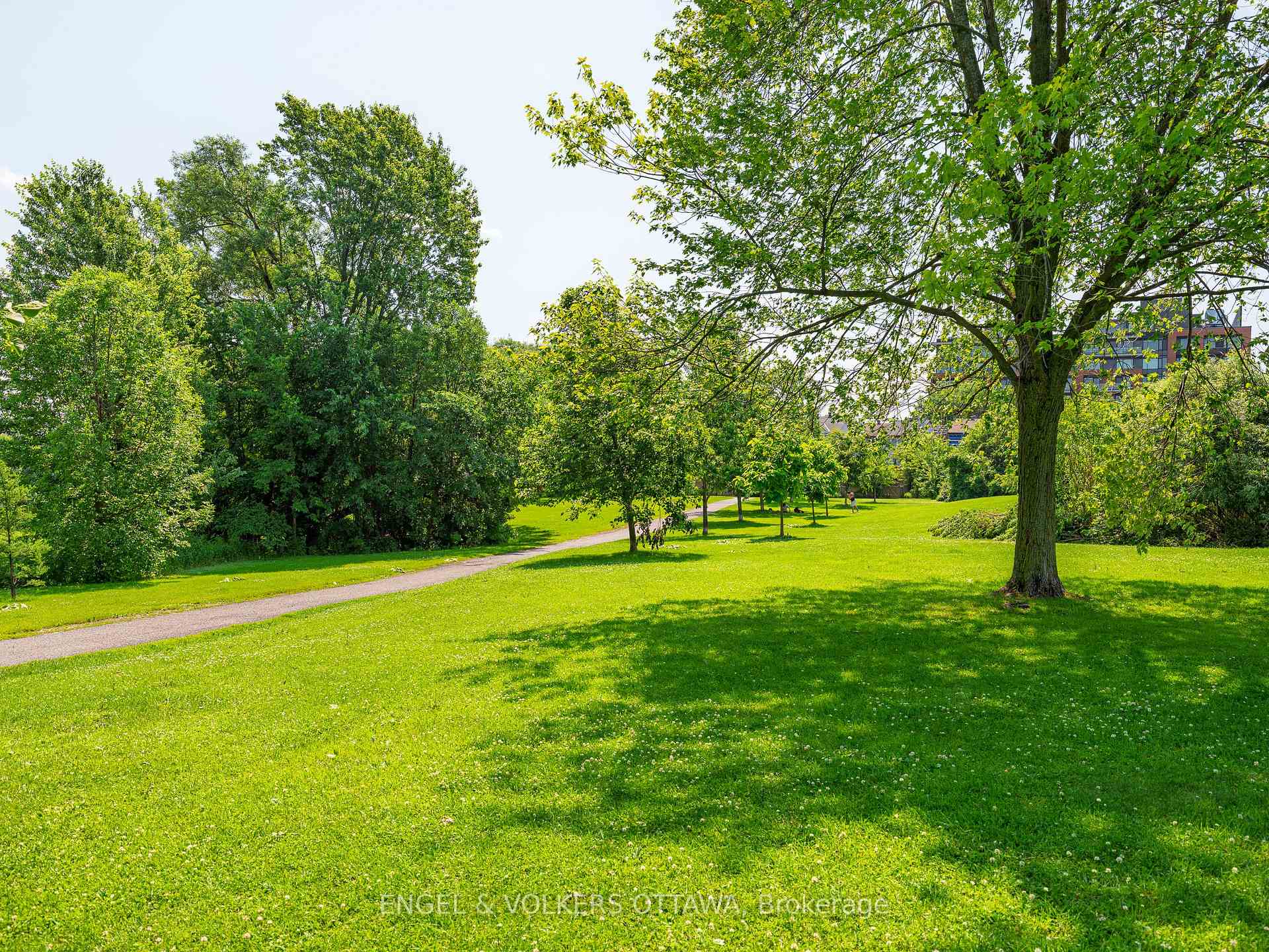Photo 23 of Unit B, 35 Robinson Avenue, Ottawa, Sandy Hill — HOMEH