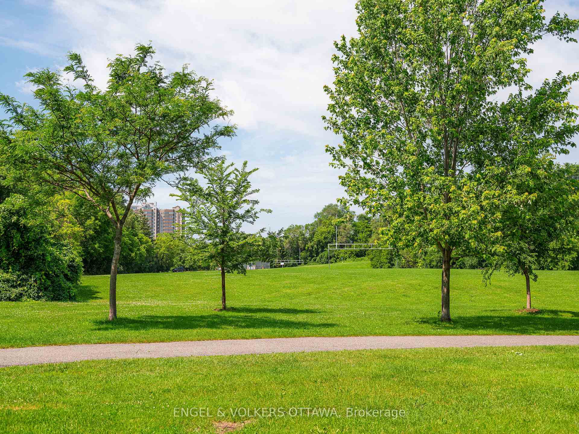 Photo 24 of Unit B, 35 Robinson Avenue, Ottawa, Sandy Hill — HOMEH