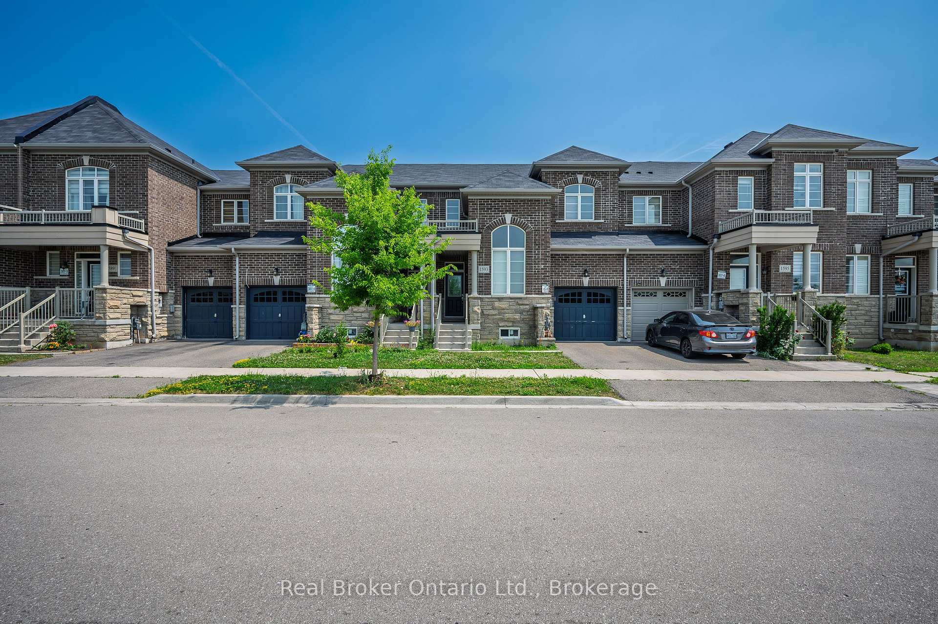 Front of 1593 Chretien Street