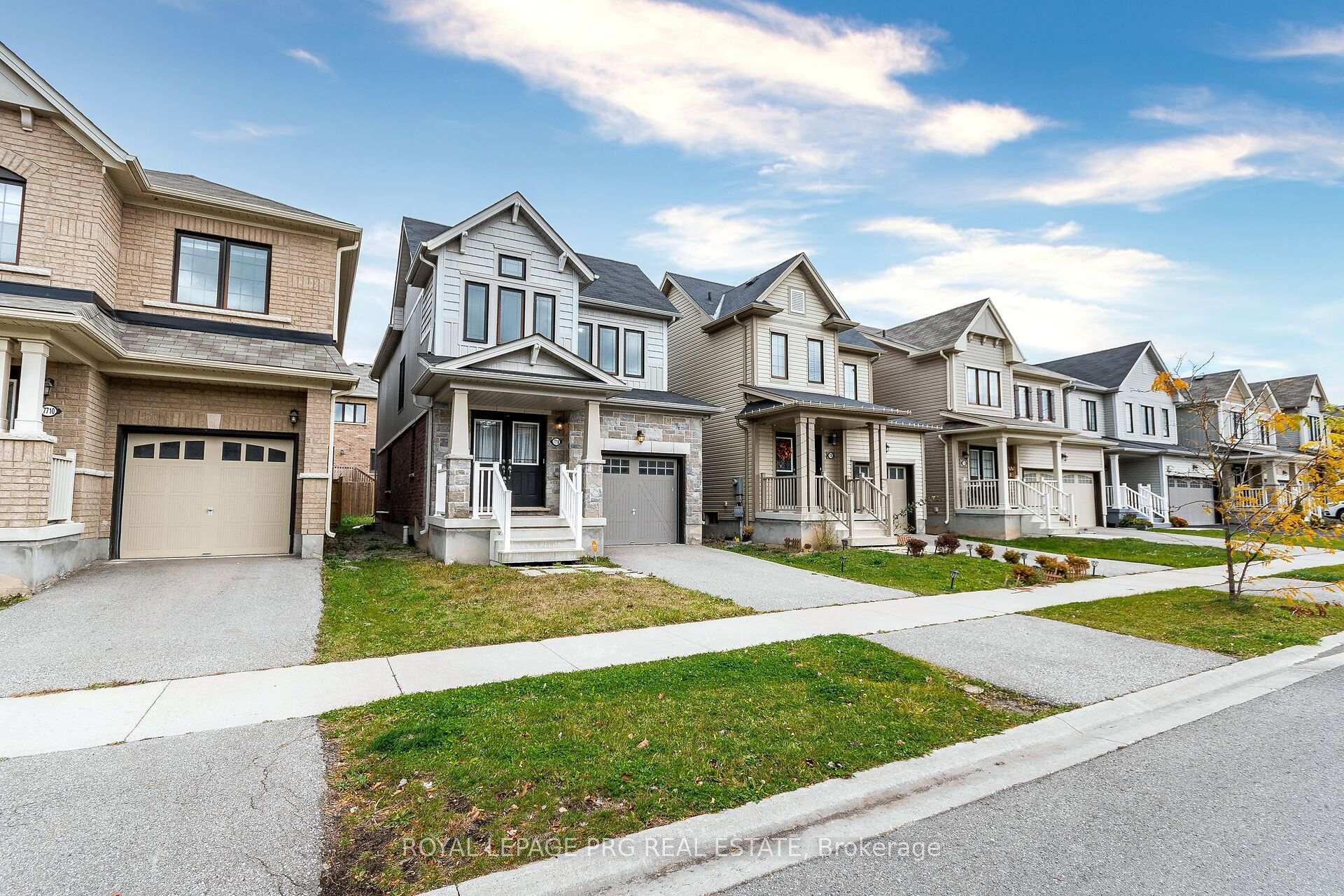 Photo 2 of 7718 Buckeye Crescent, Niagara Falls, Brown — HOMEH