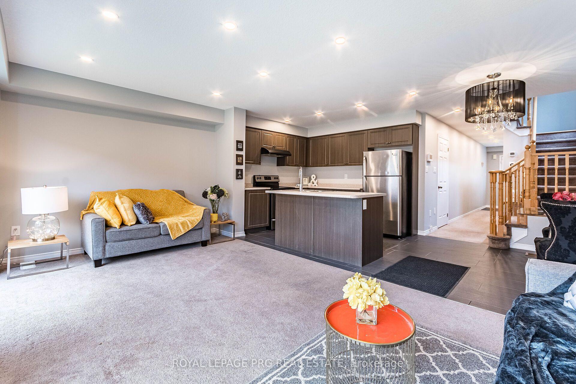 Photo 7 of 7718 Buckeye Crescent, Niagara Falls, Brown — HOMEH