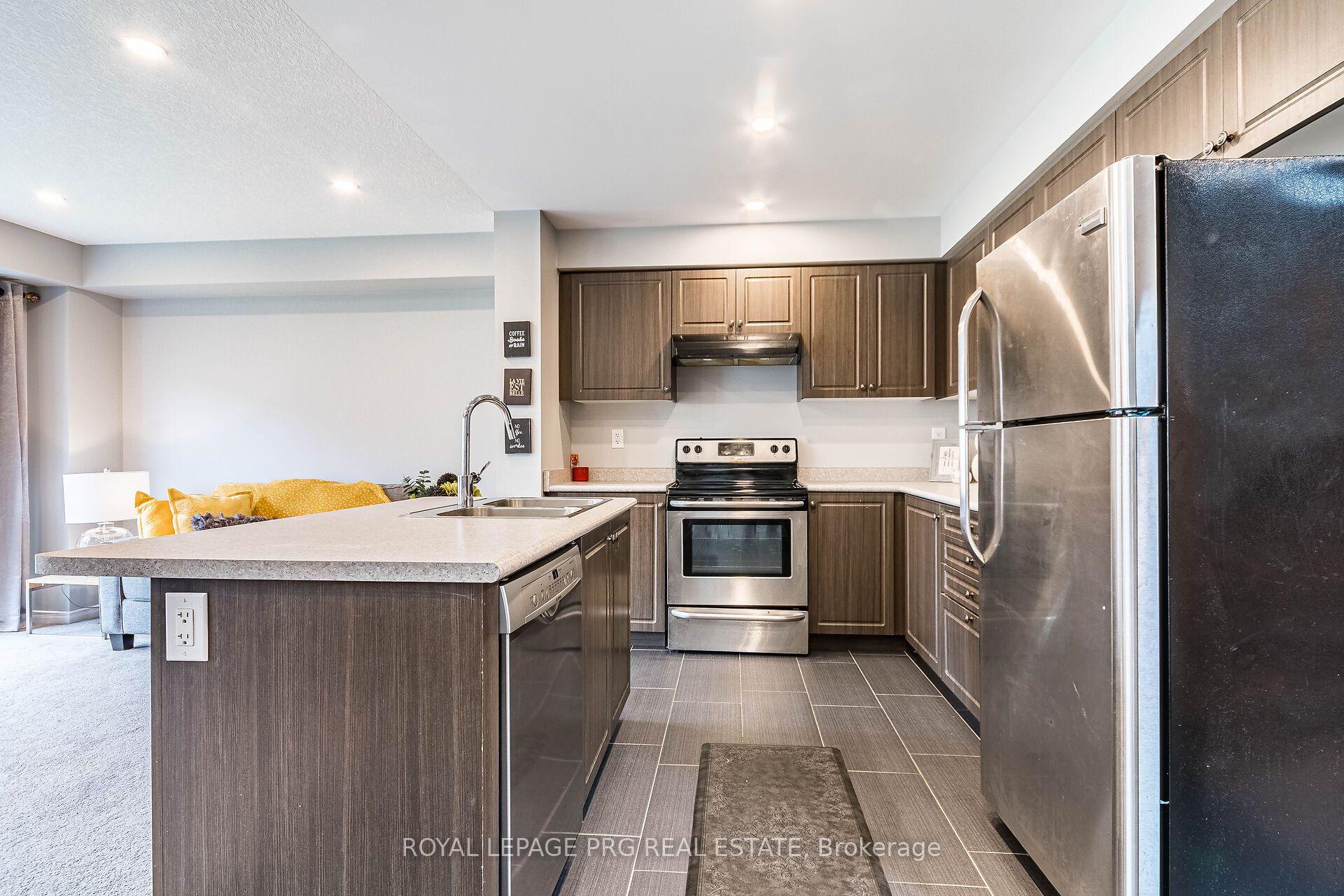 Photo 10 of 7718 Buckeye Crescent, Niagara Falls, Brown — HOMEH