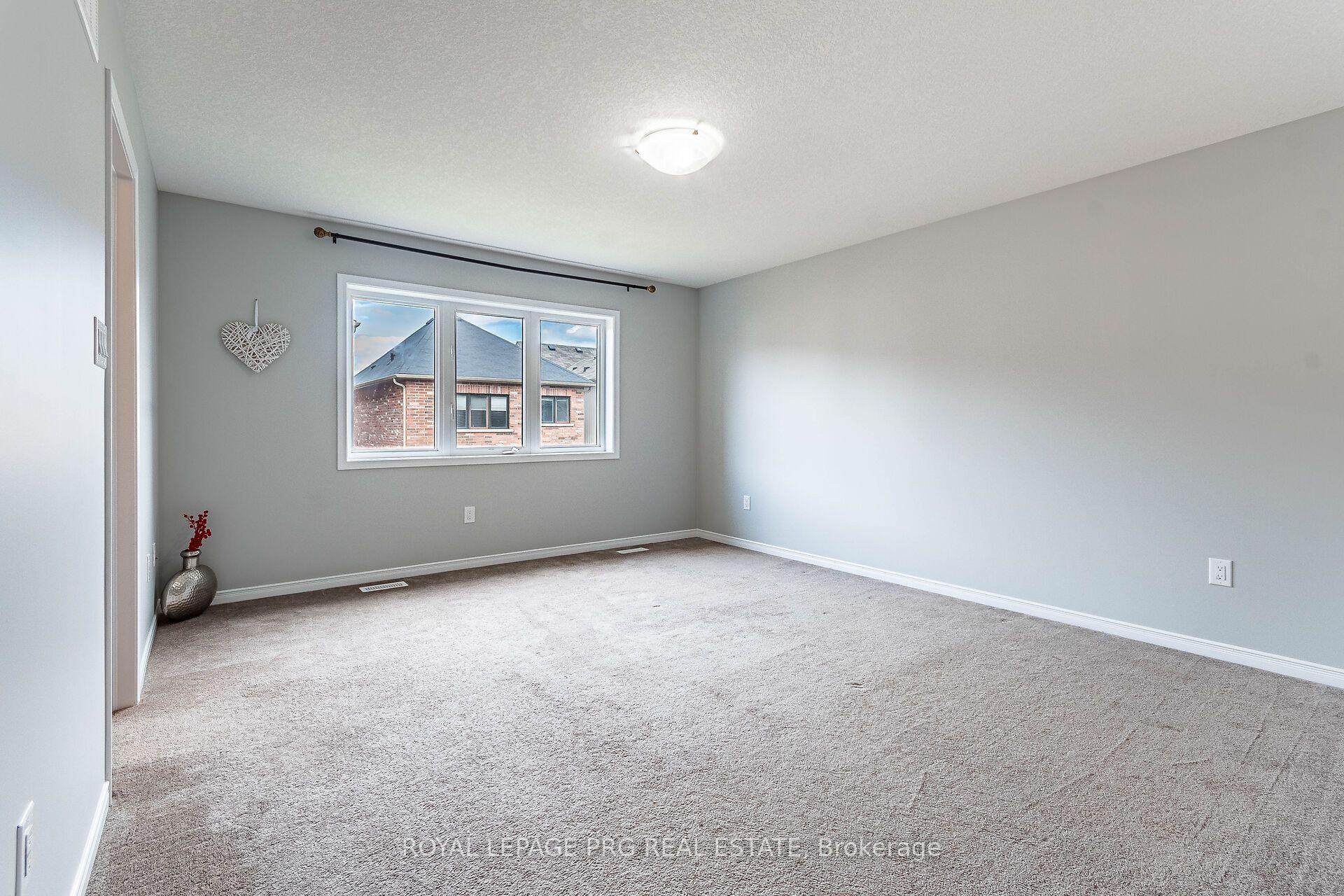 Photo 15 of 7718 Buckeye Crescent, Niagara Falls, Brown — HOMEH